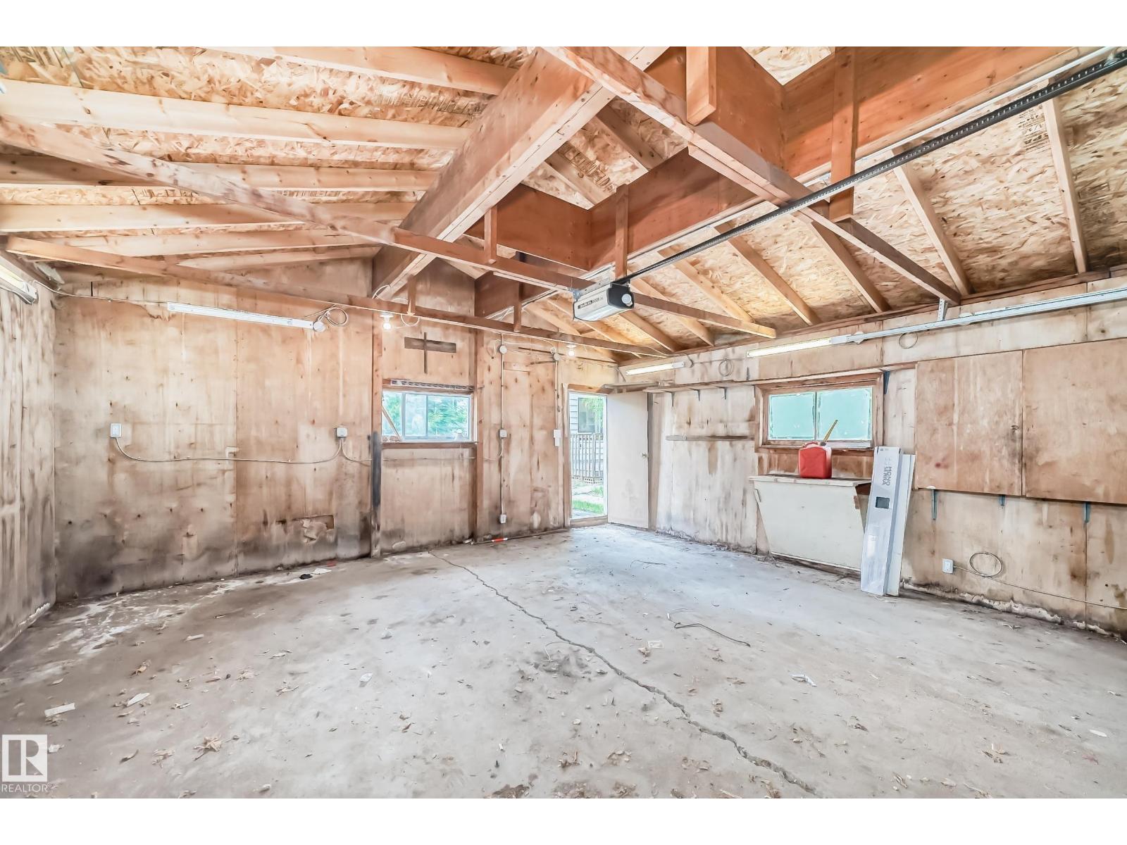 13215 132 AV NW - 39