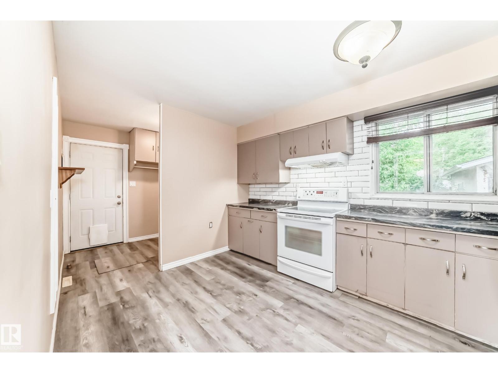 13215 132 AV NW - 7