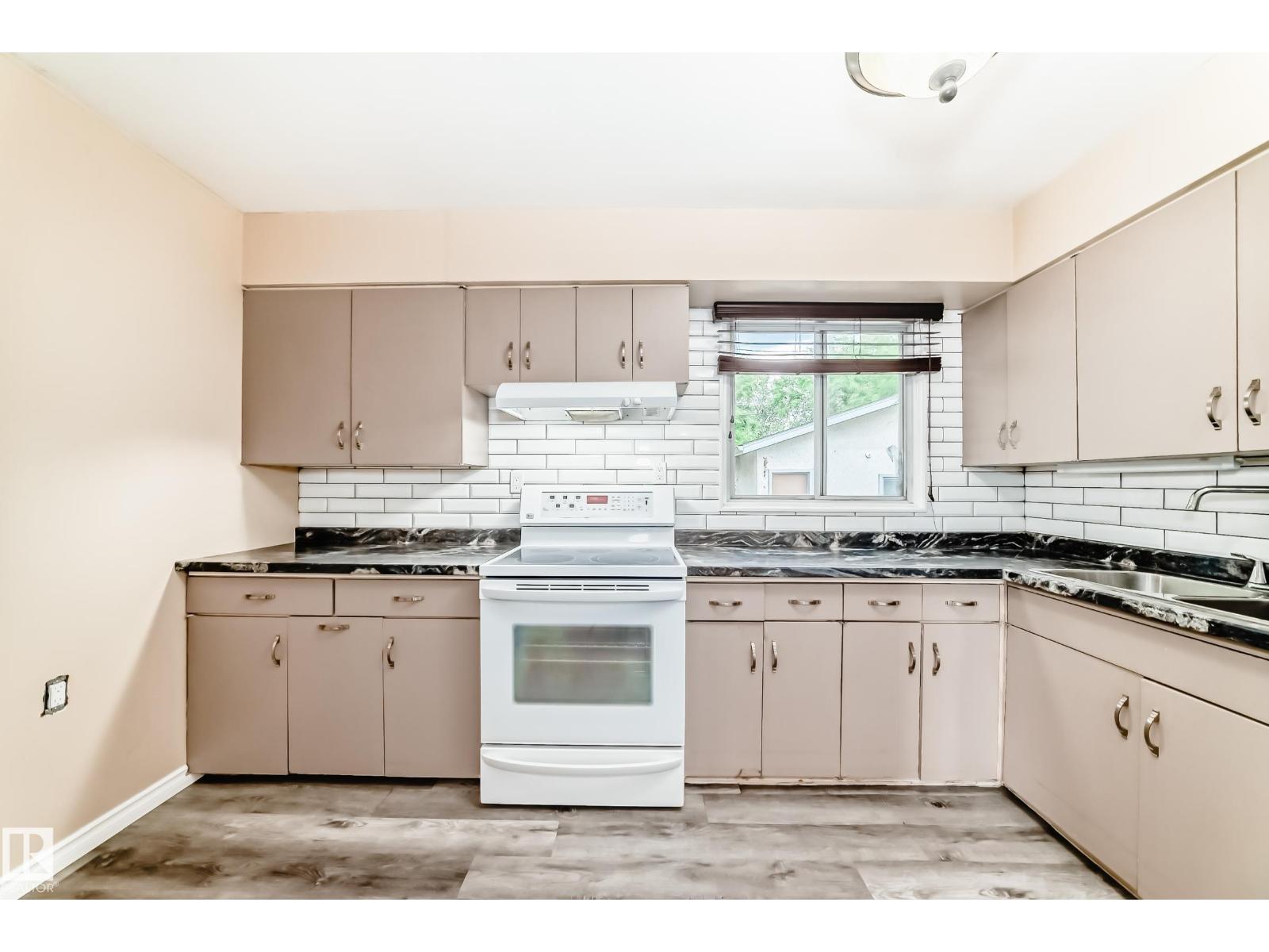 13215 132 AV NW - 8