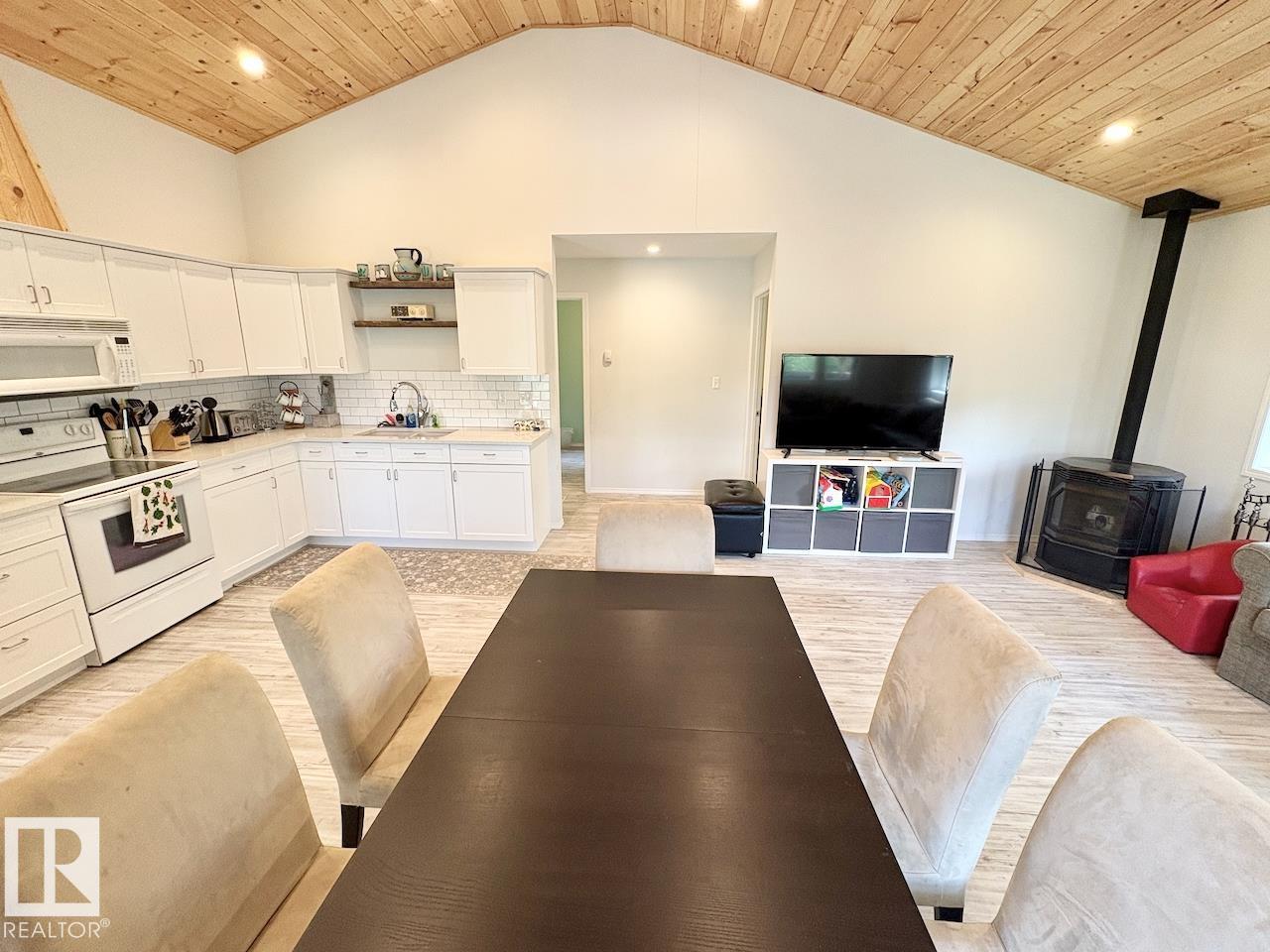 4 Kaylee Crescent WHITE SANDS - 37