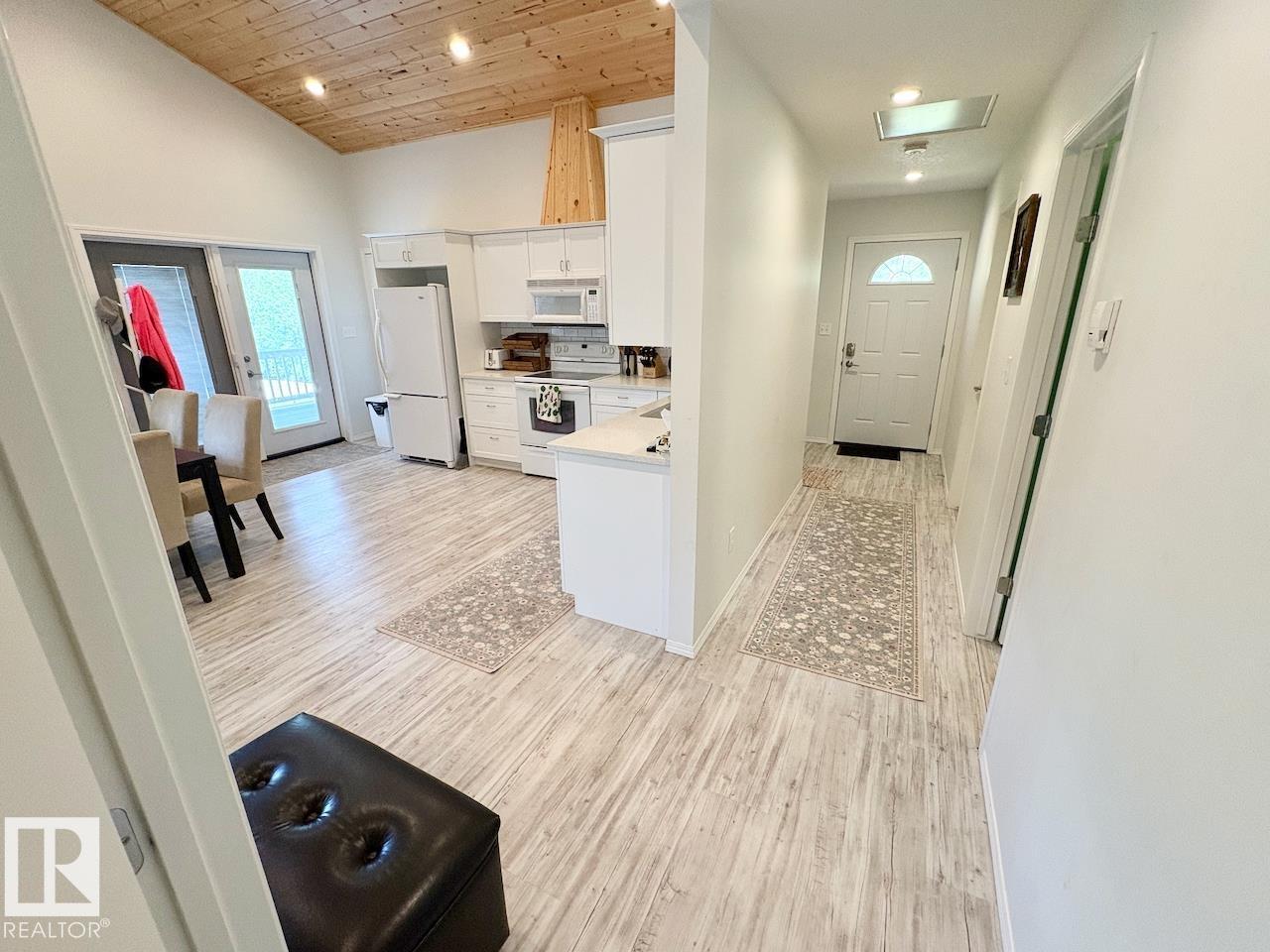 4 Kaylee Crescent WHITE SANDS - 41