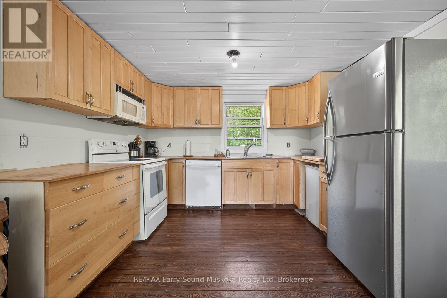 130 HEALEY LAKE WATER - 28