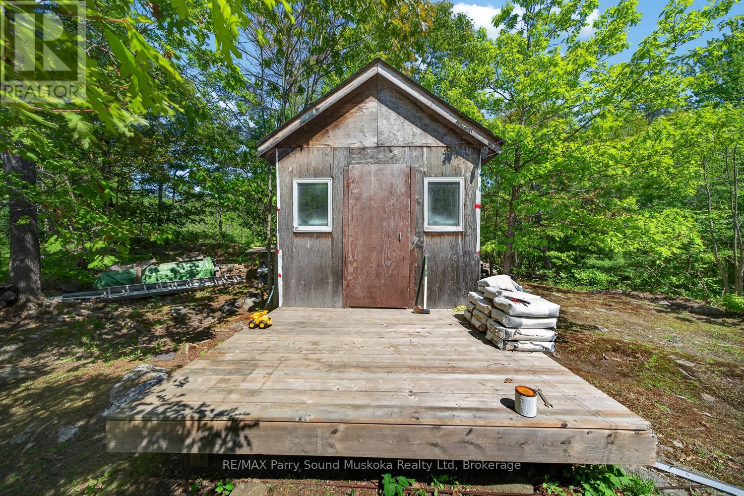 130 HEALEY LAKE WATER - 36