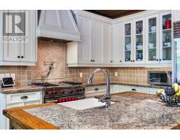 Kitchen - Unit #9 - 4805 Muskoka Road 169 Highway E, Muskoka Lakes, ON P0C1H0 Photo 9