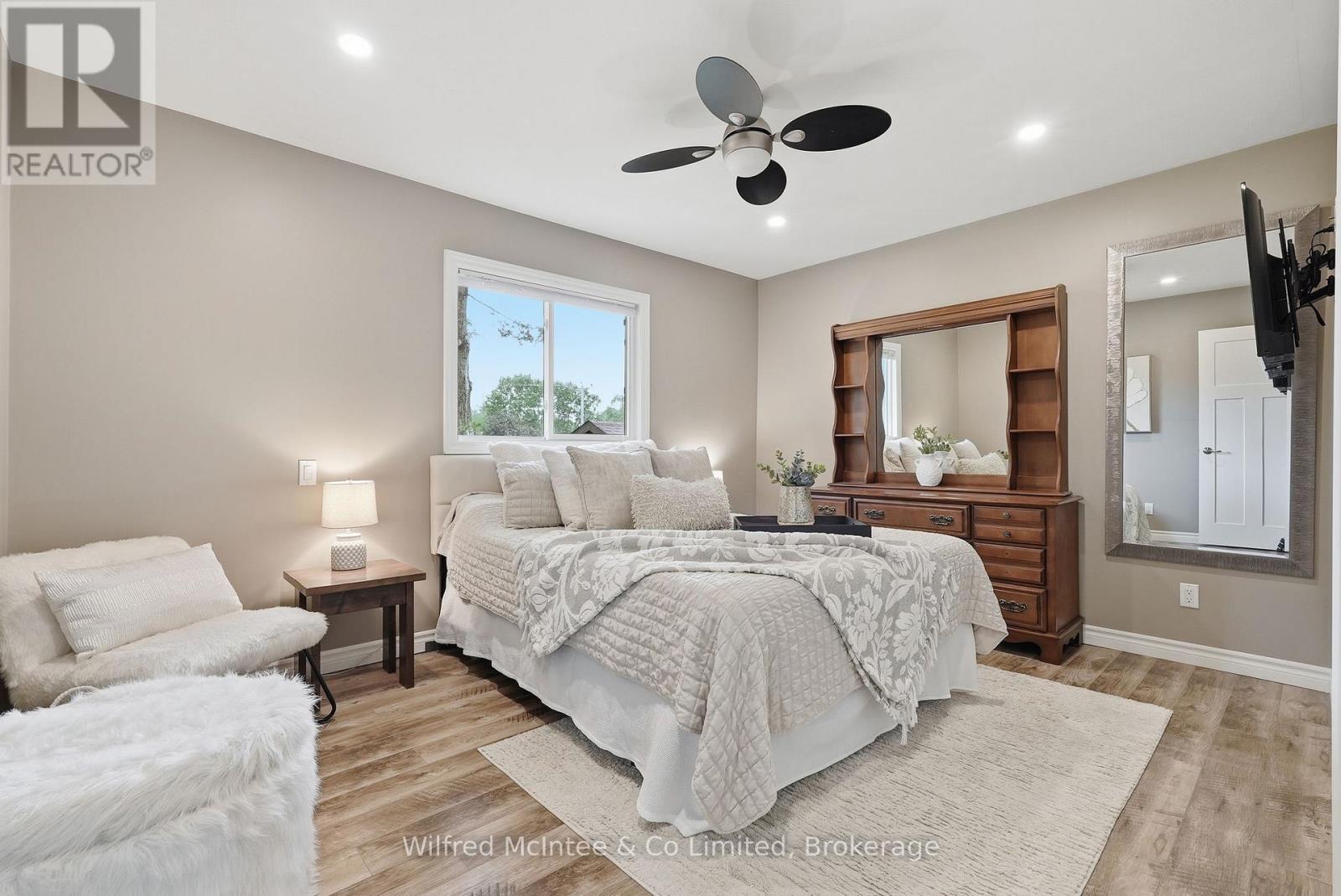 322 THOMAS STREET - 21