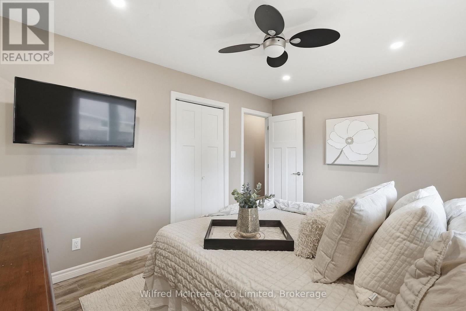322 THOMAS STREET - 22