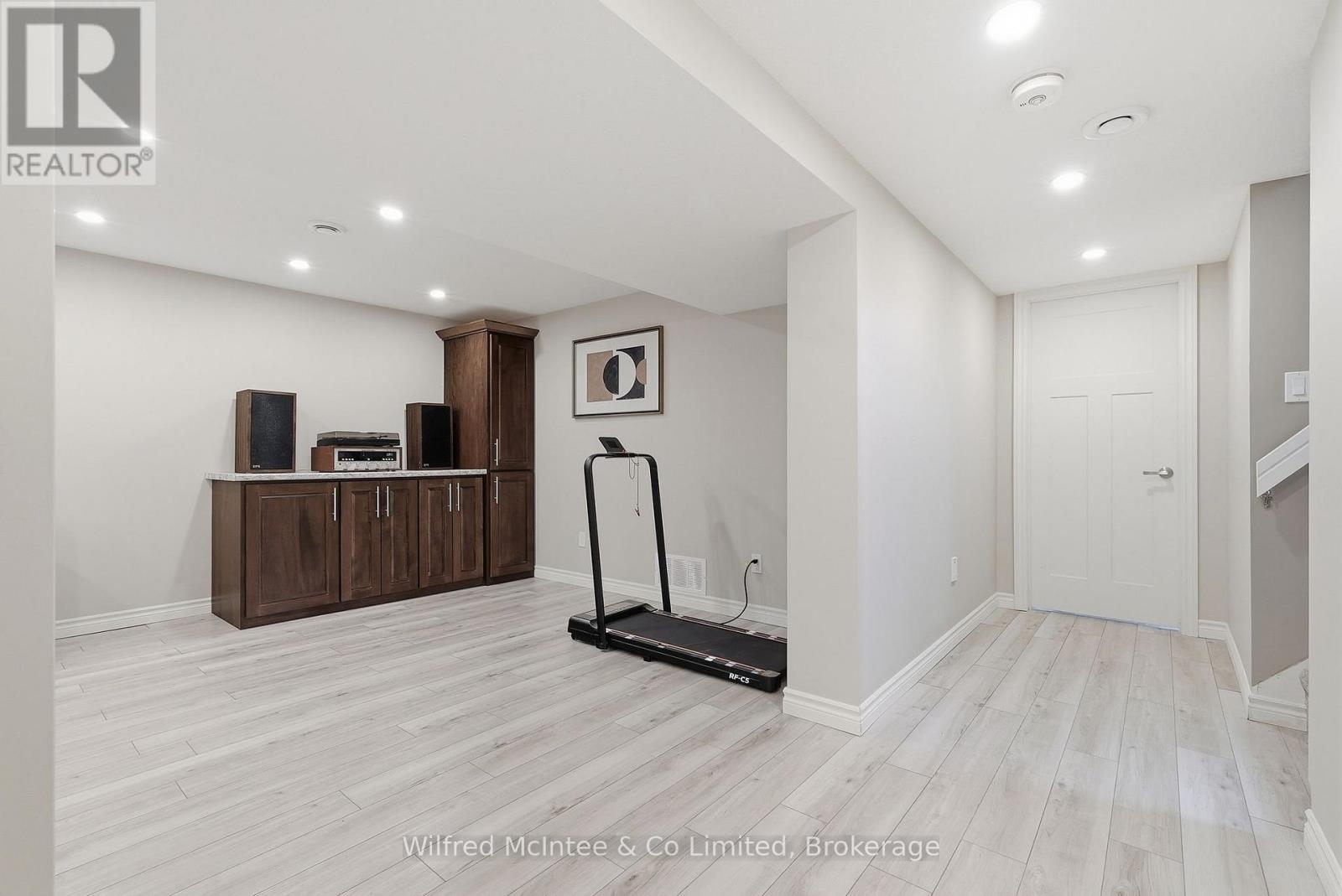 322 THOMAS STREET - 28