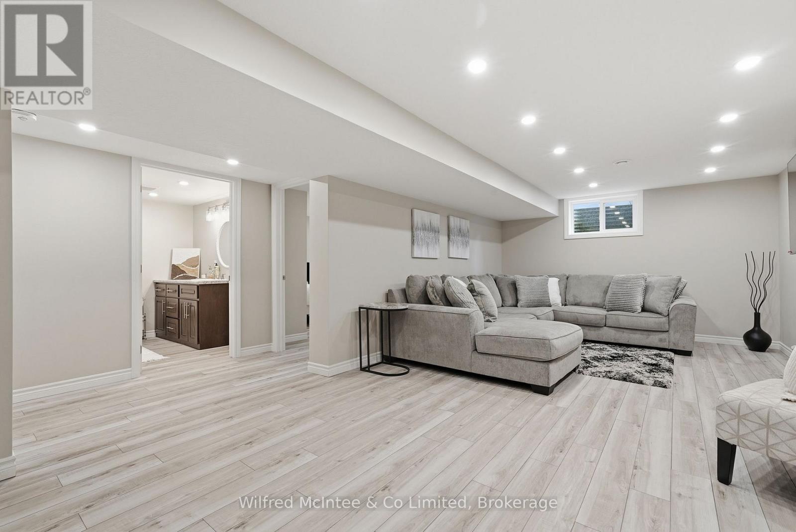 322 THOMAS STREET - 29