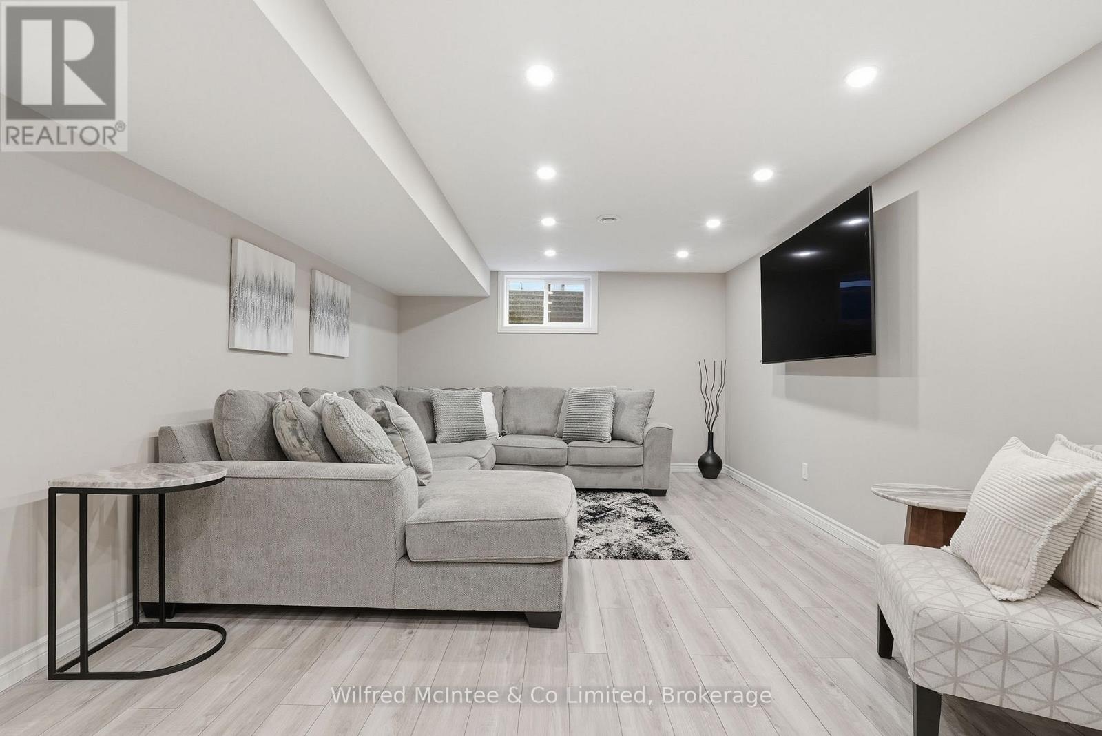 322 THOMAS STREET - 30