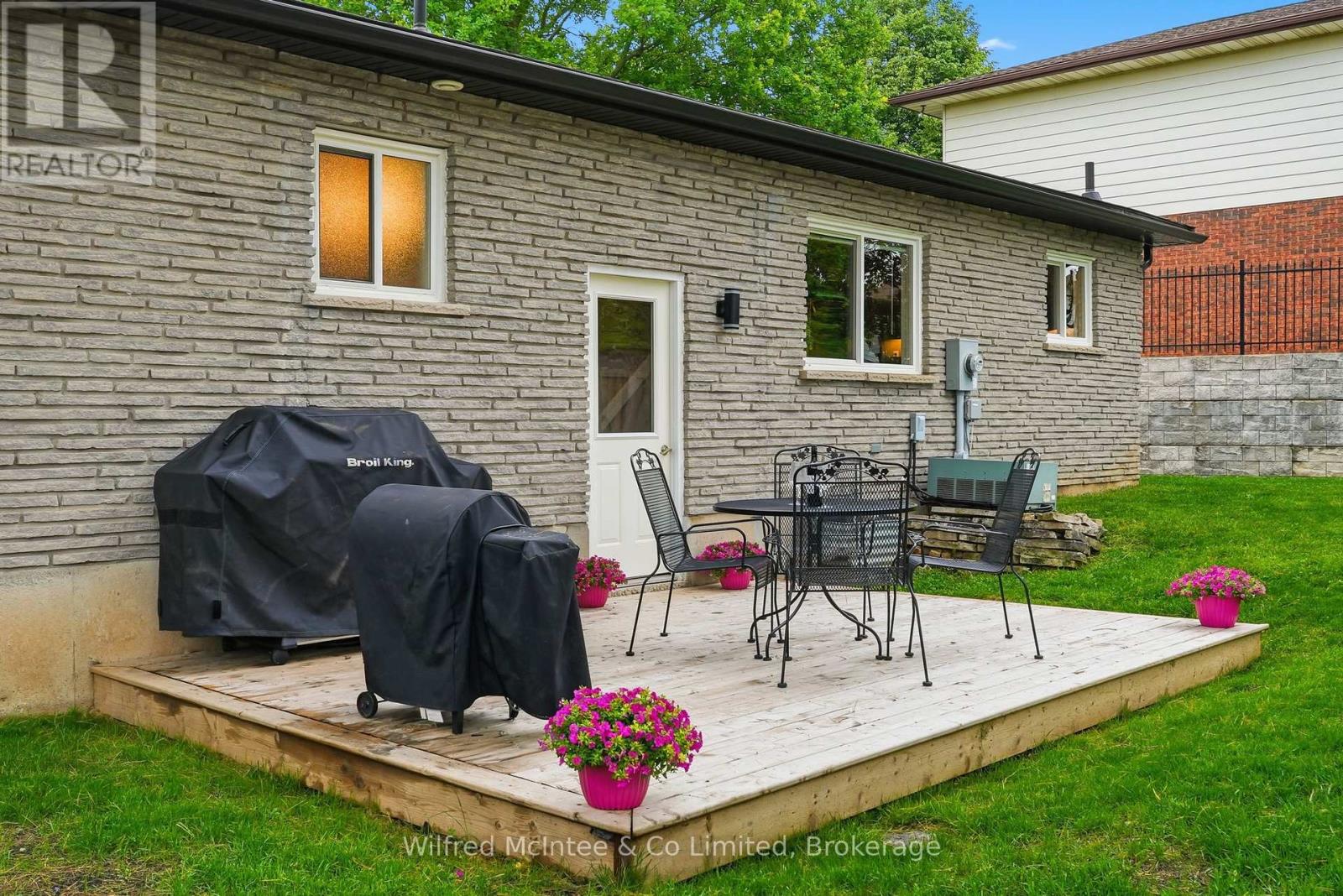 322 THOMAS STREET - 38