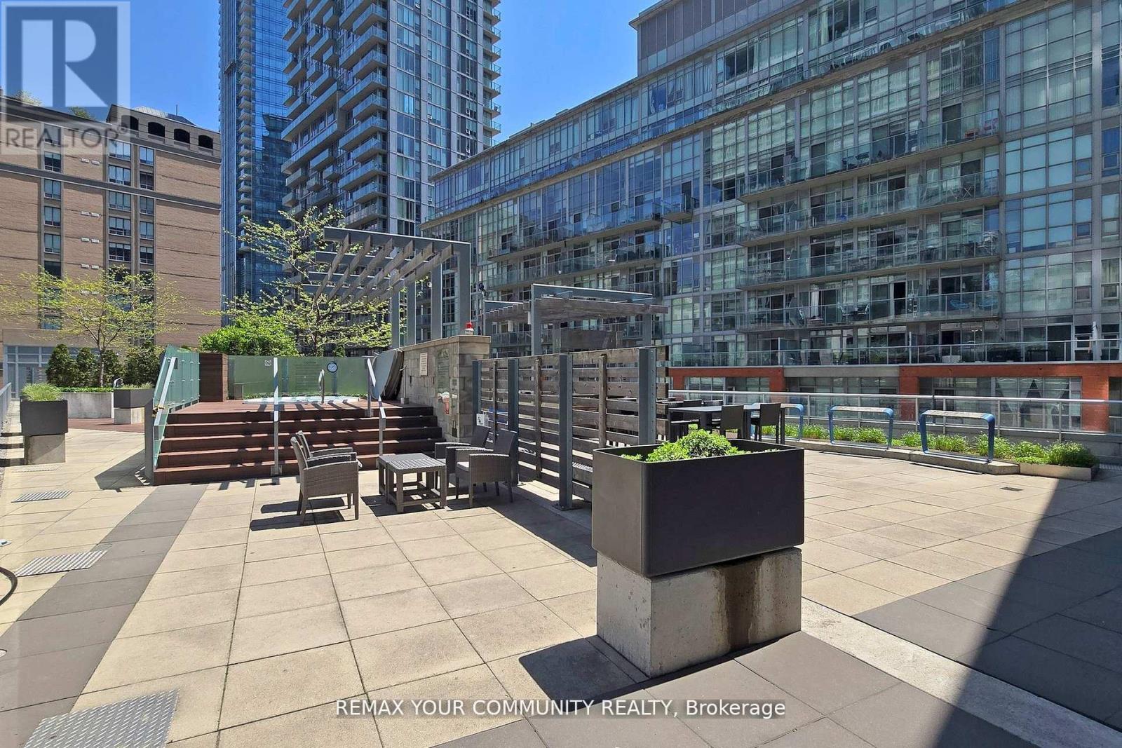 #408 30 NELSON STREET - 46