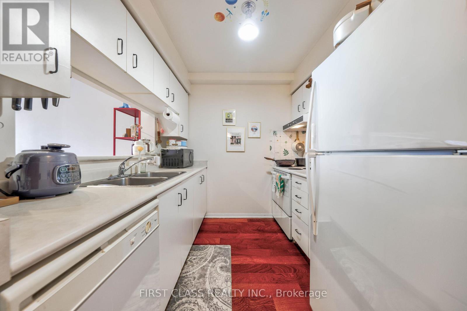 #725 650 LAWRENCE AVENUE W - 10