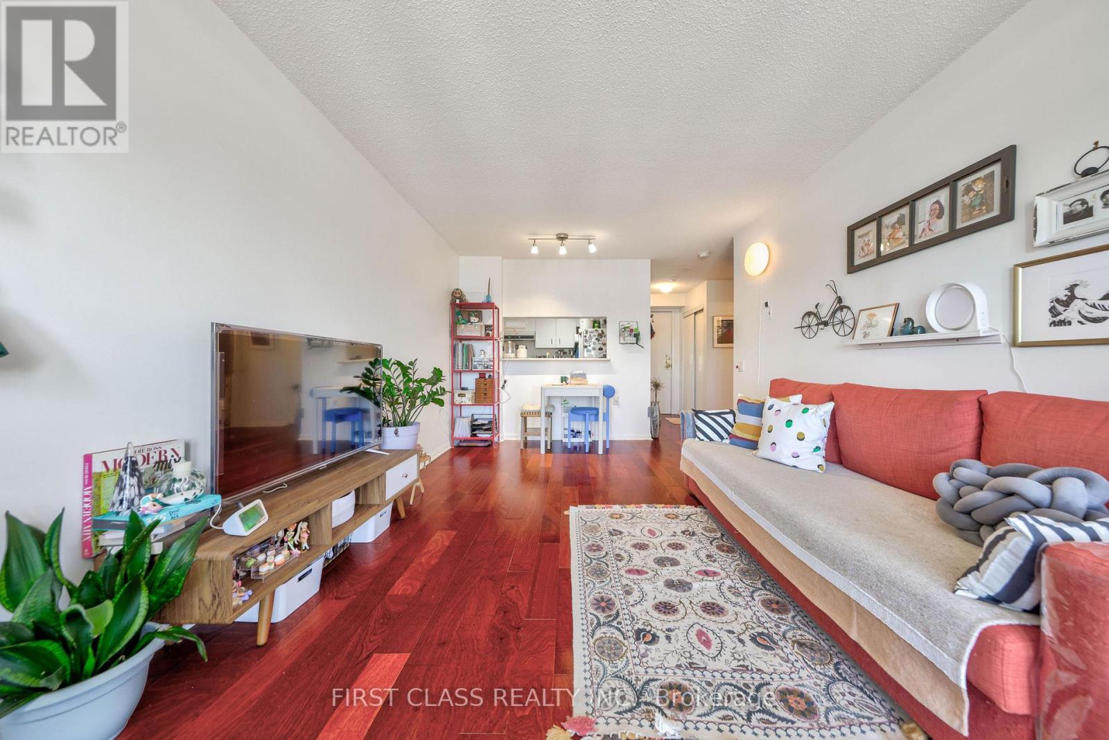 #725 650 LAWRENCE AVENUE W - 11
