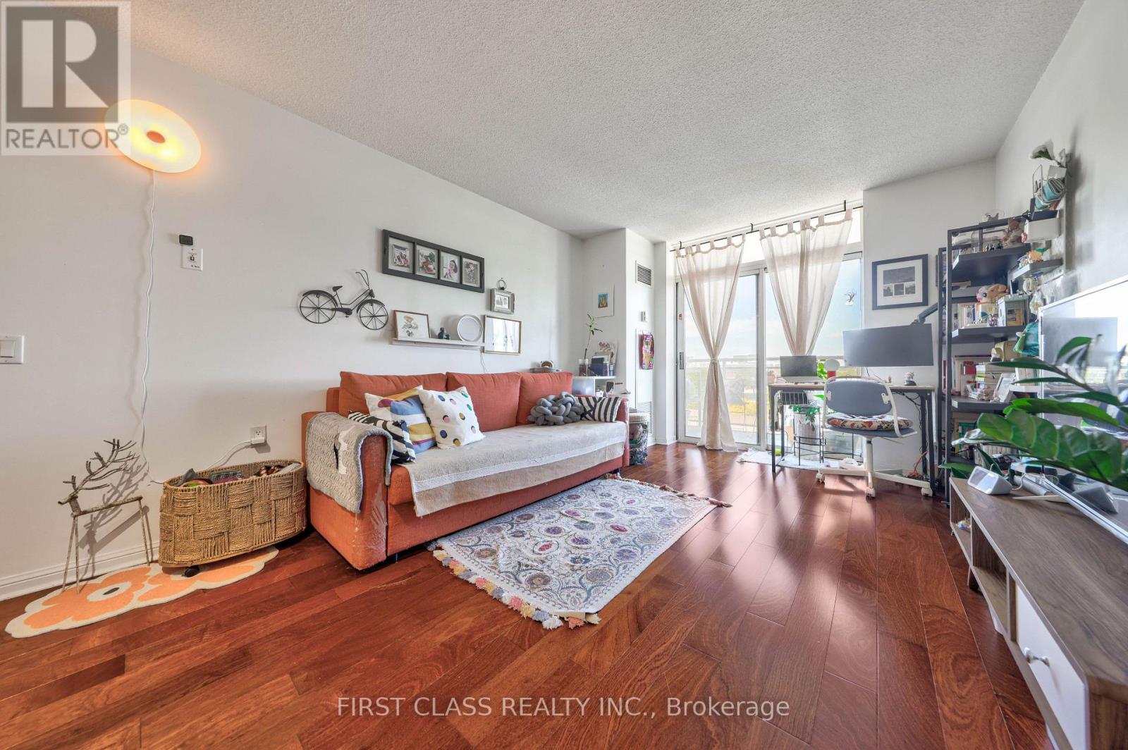 #725 650 LAWRENCE AVENUE W - 14