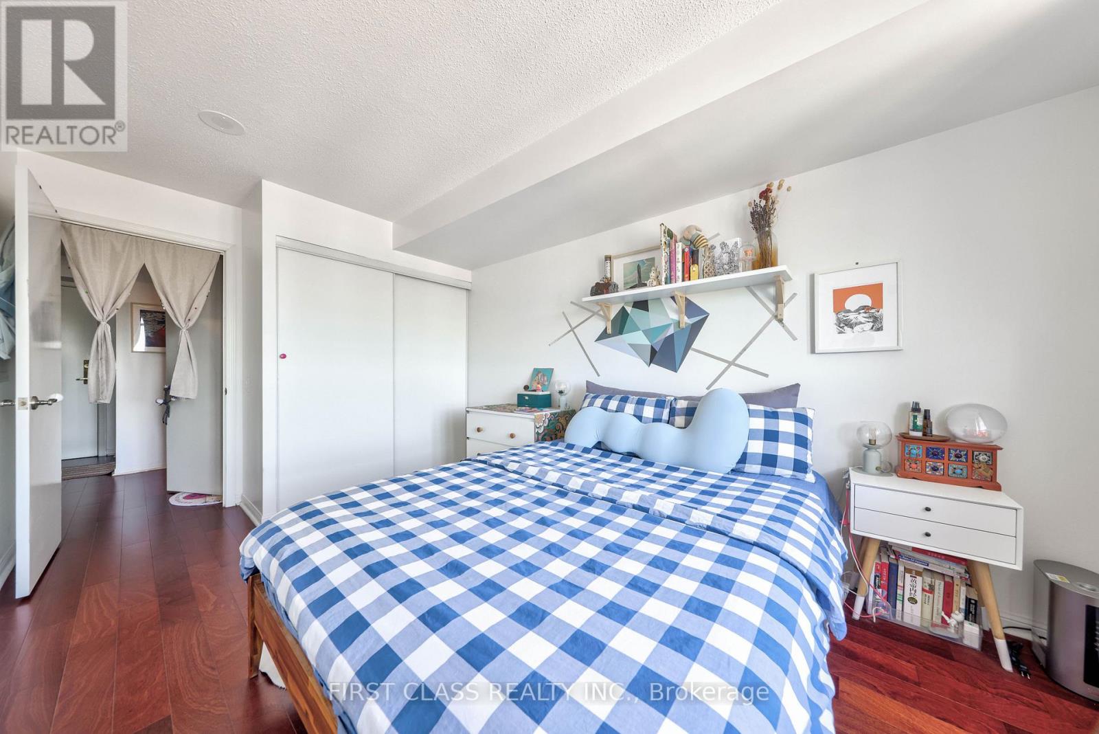 #725 650 LAWRENCE AVENUE W - 16