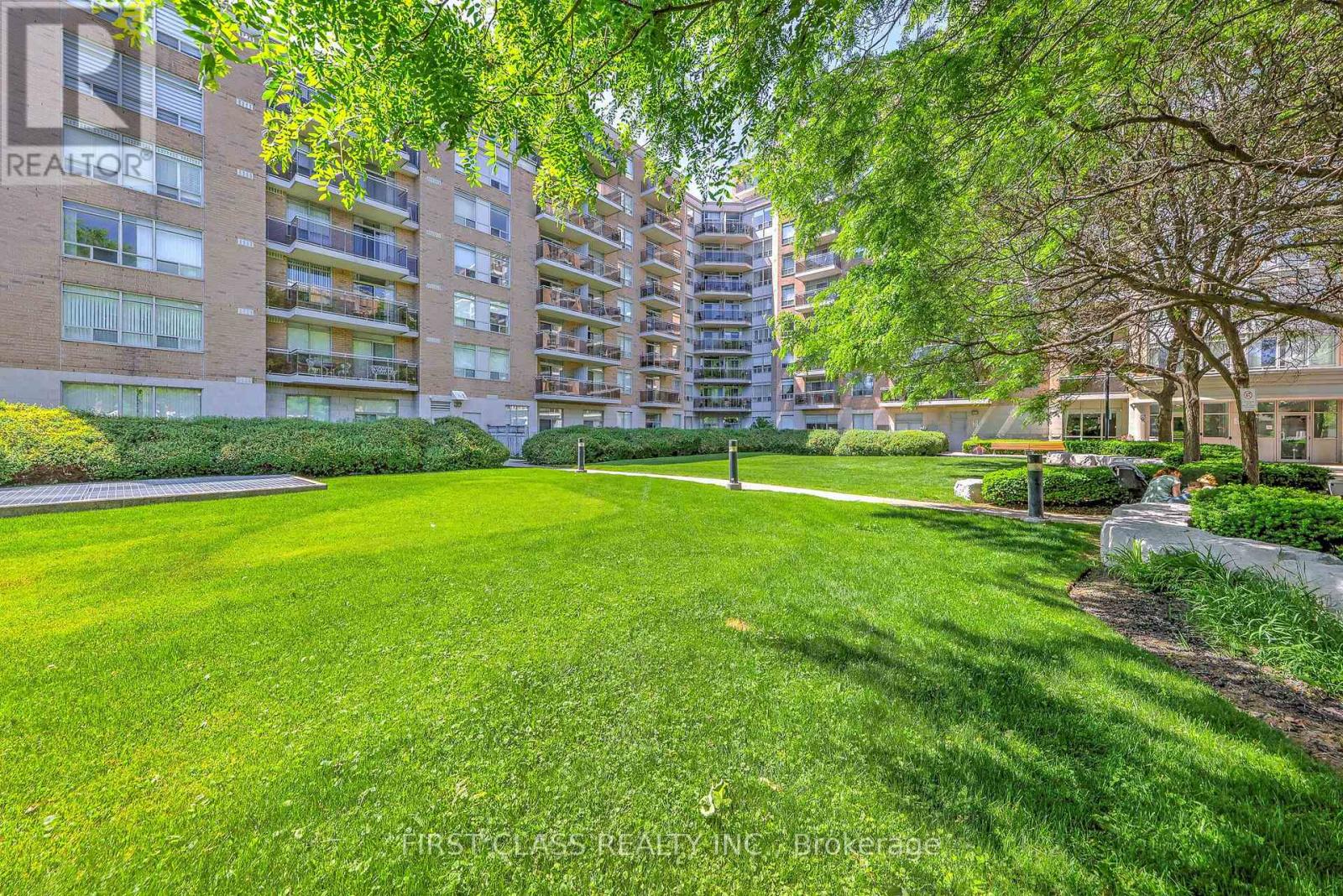 #725 650 LAWRENCE AVENUE W - 29