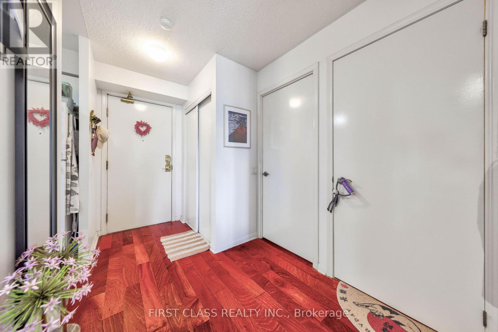 #725 650 LAWRENCE AVENUE W - 5