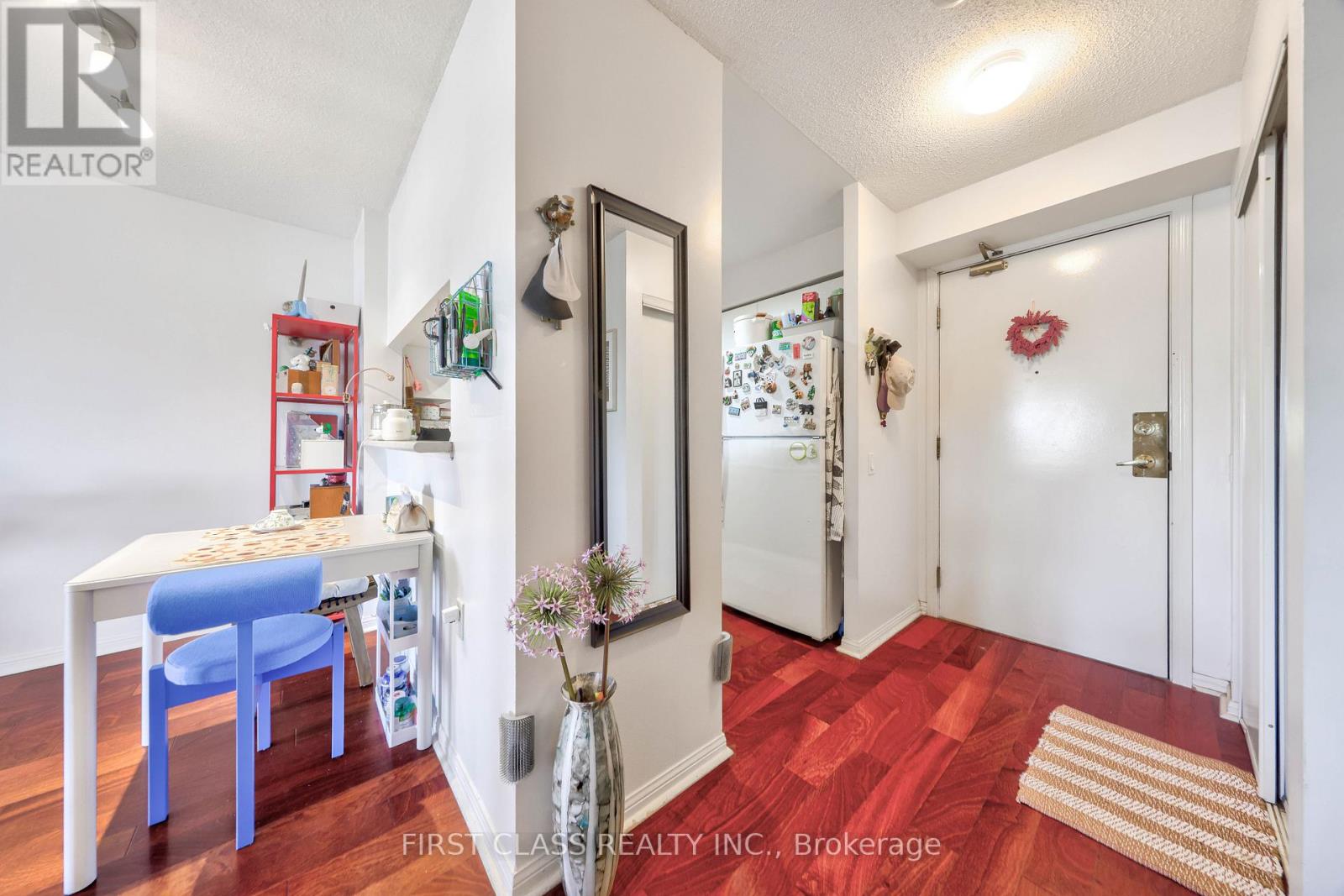 #725 650 LAWRENCE AVENUE W - 6