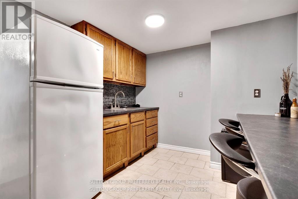63 DUNDEE COURT - 23