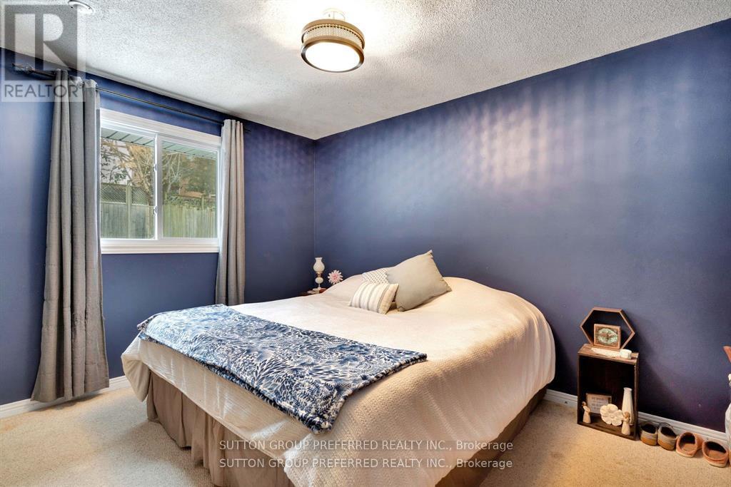 63 DUNDEE COURT - 11