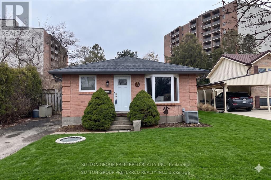 63 DUNDEE COURT - 3
