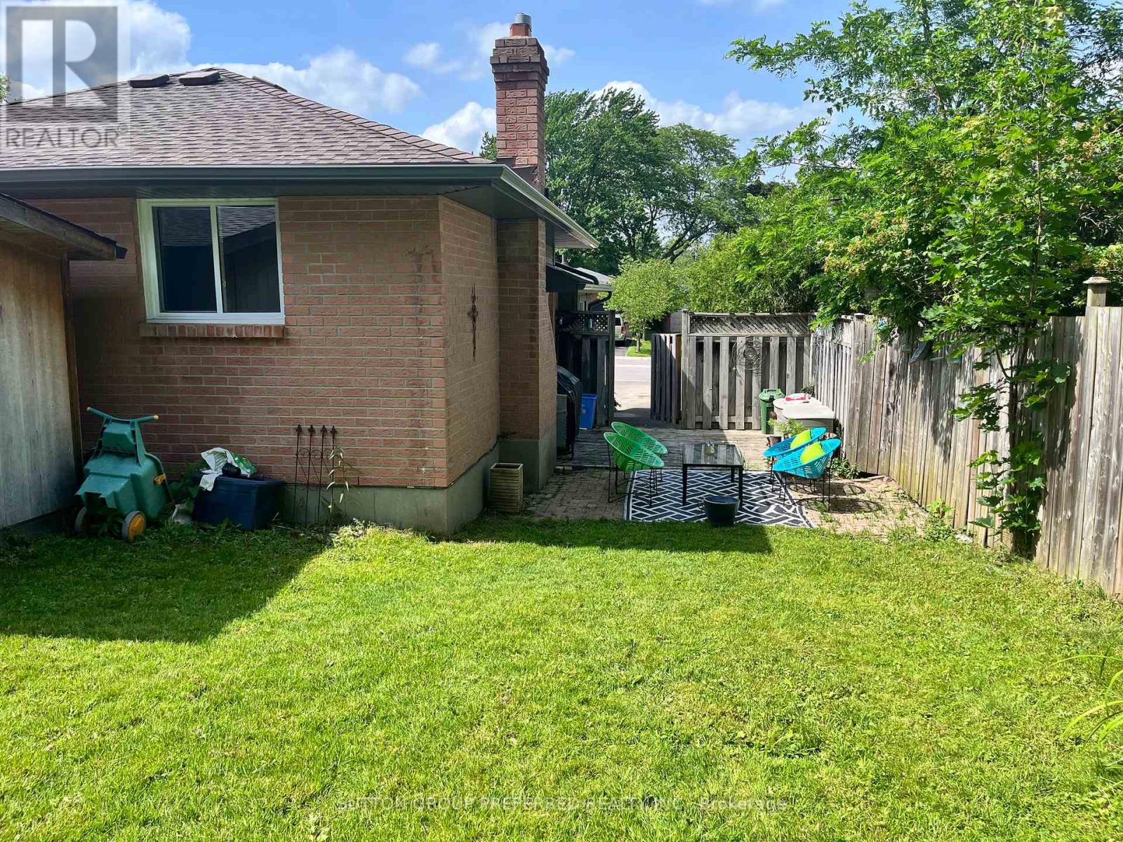 63 DUNDEE COURT - 27