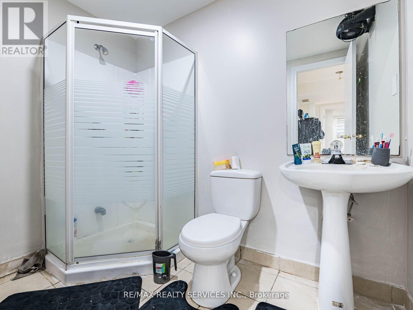 32 MADOC DRIVE - 28