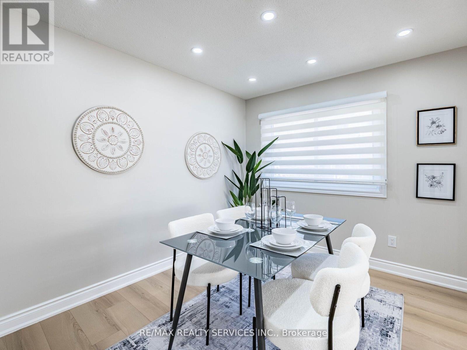 32 MADOC DRIVE - 12
