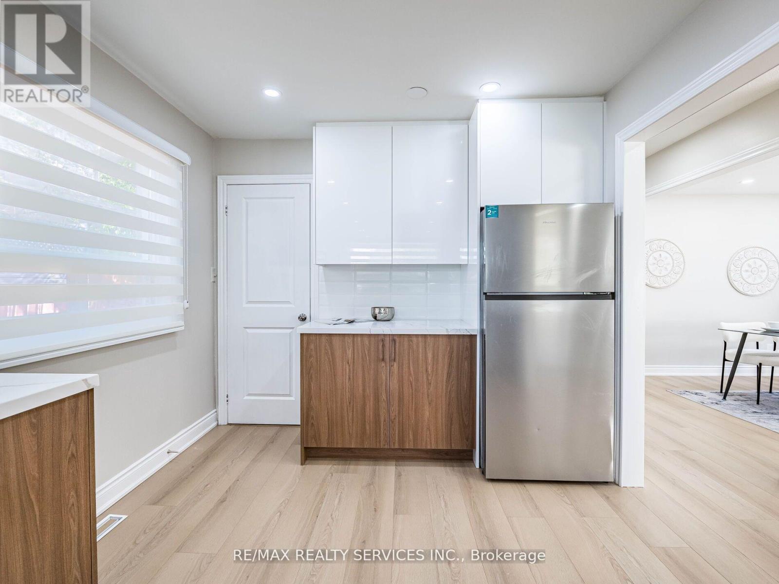32 MADOC DRIVE - 8