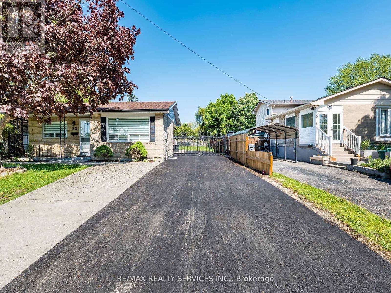 32 MADOC DRIVE - 3