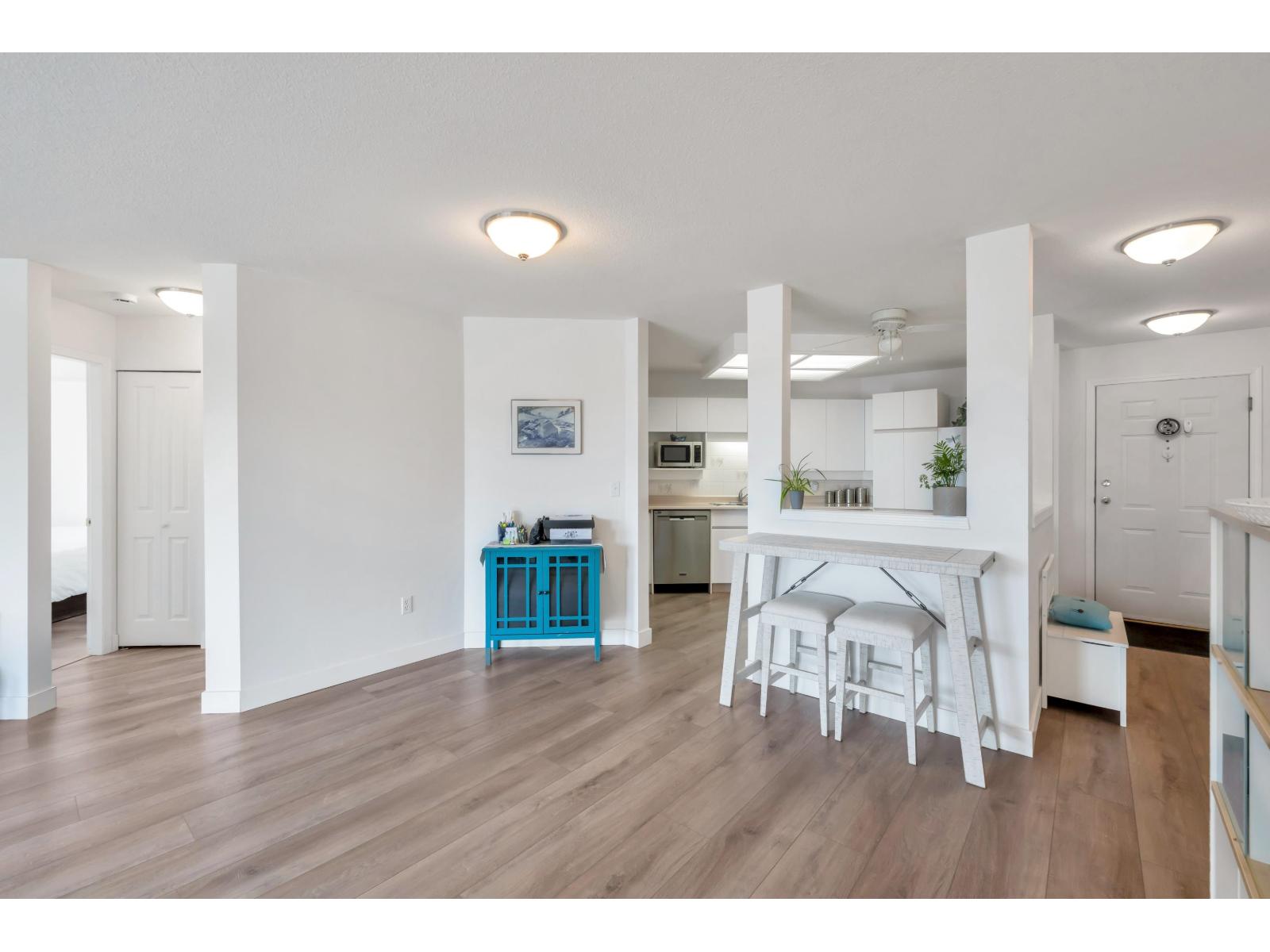 201 7685 AMBER DRIVE, Sardis West Vedder, Chilliwack