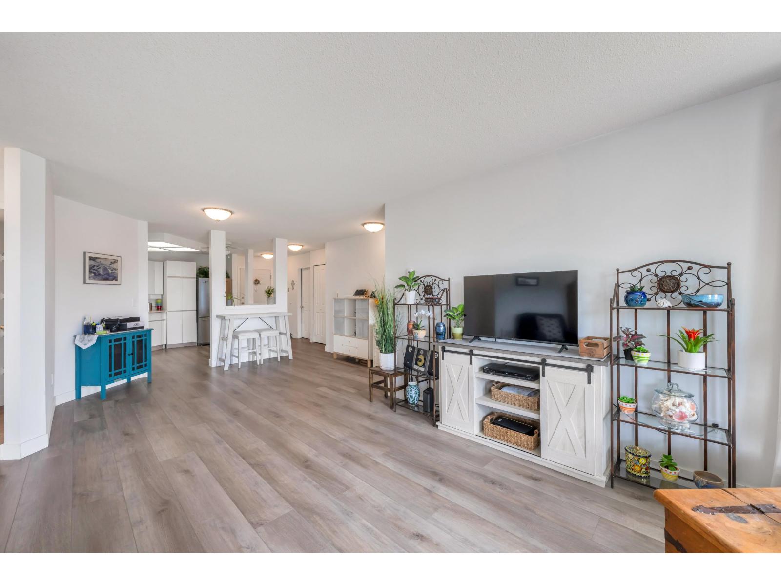 201 7685 AMBER DRIVE, Sardis West Vedder, Chilliwack