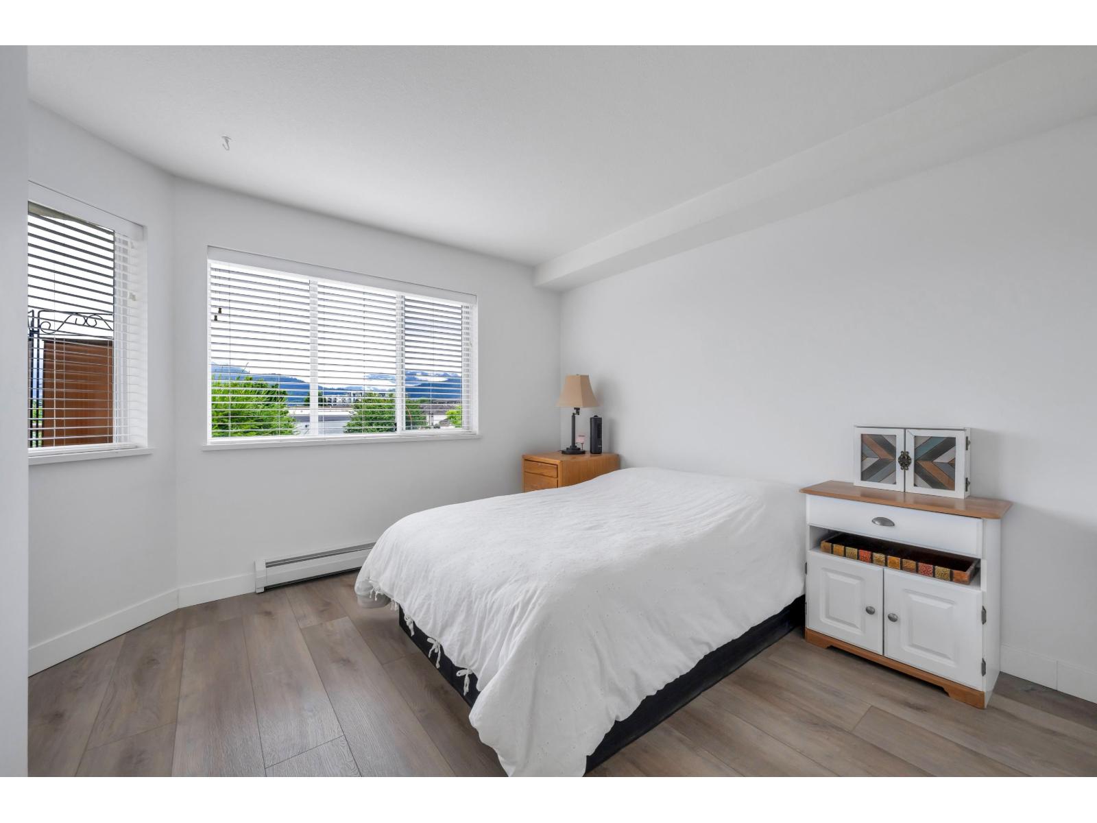 201 7685 AMBER DRIVE, Sardis West Vedder, Chilliwack