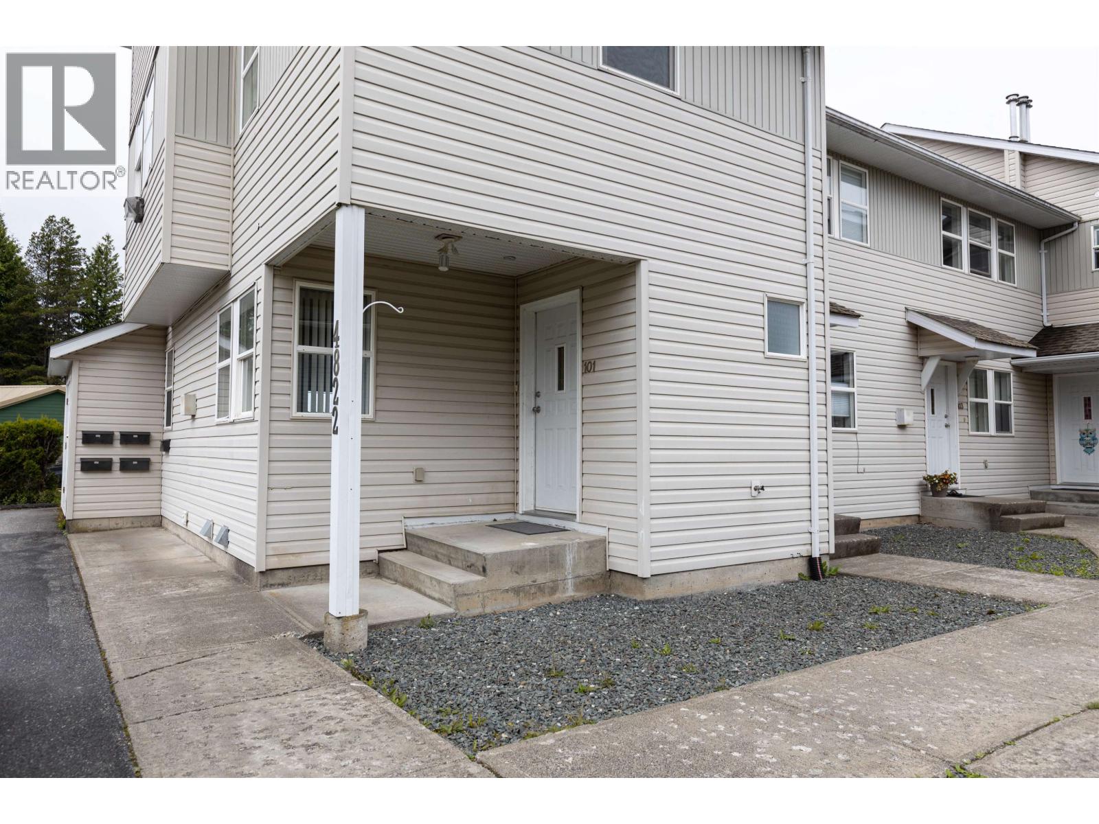 #101 4822 LAZELLE AVENUE - 1