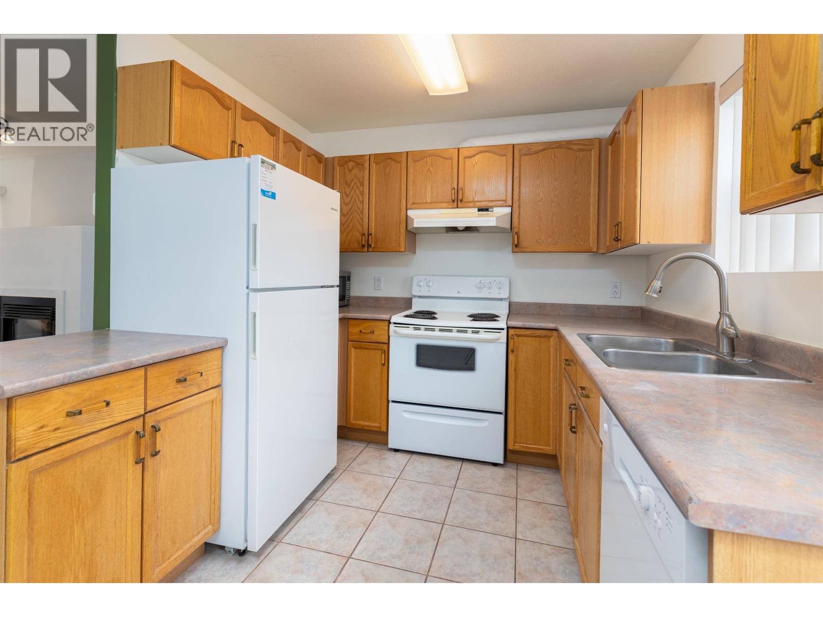 #101 4822 LAZELLE AVENUE - 5