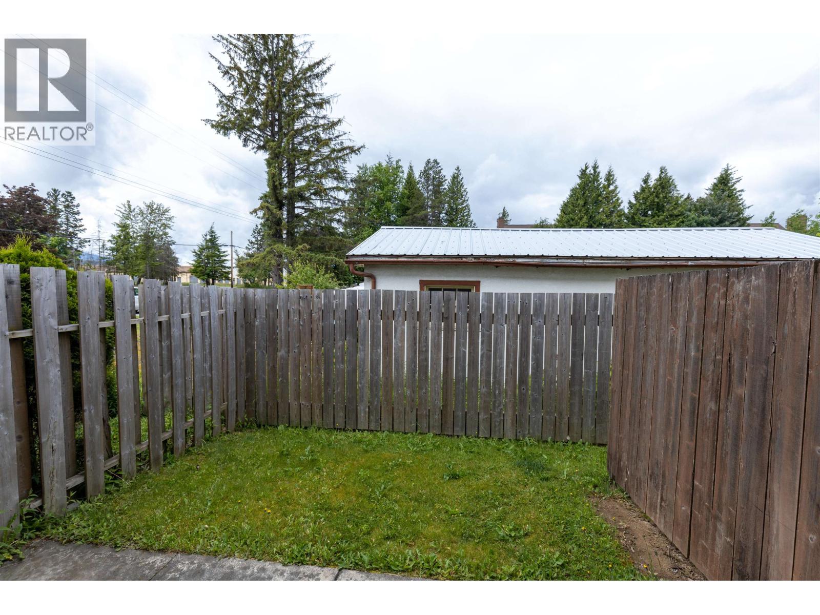 #101 4822 LAZELLE AVENUE - 12