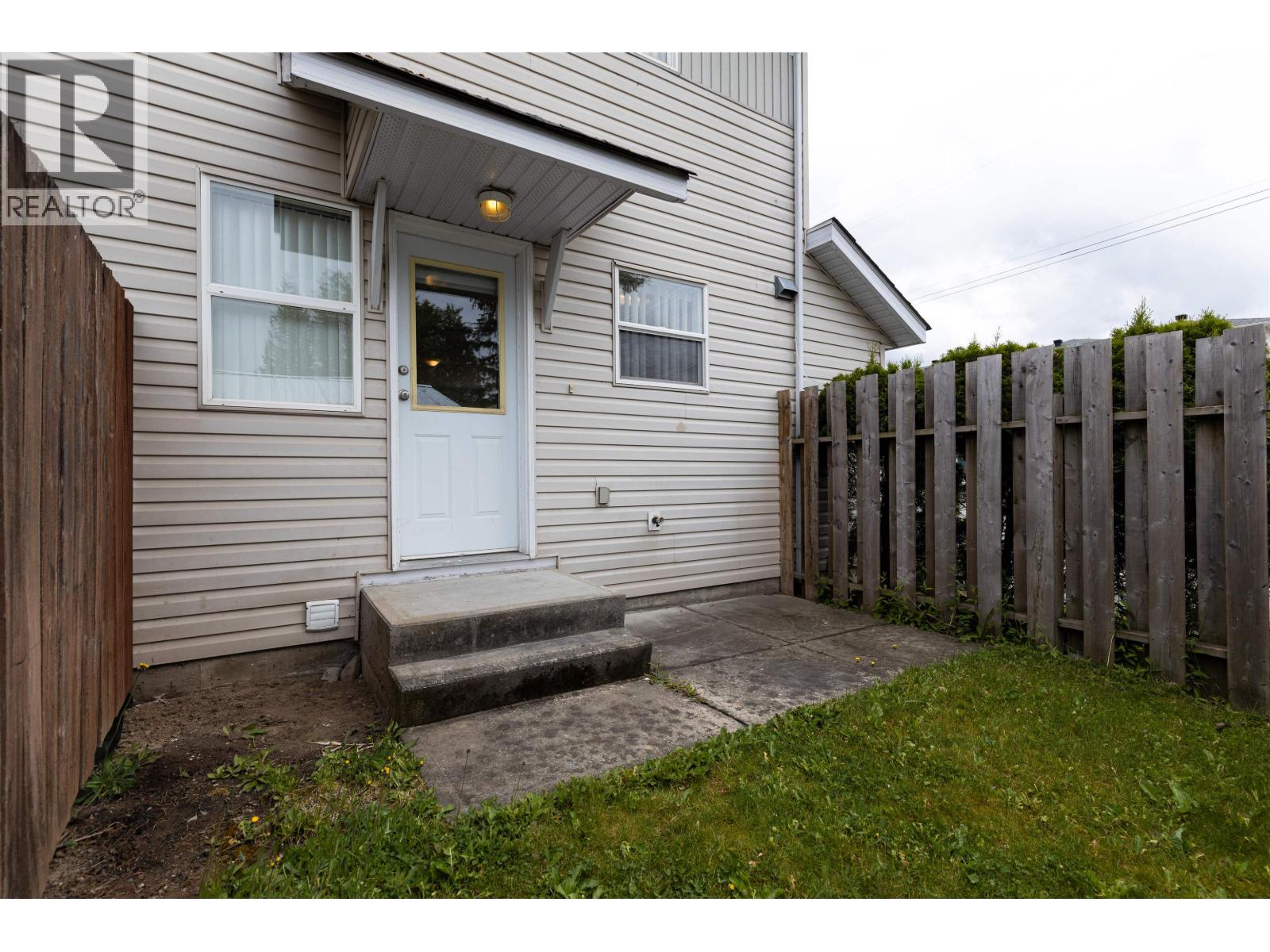 #101 4822 LAZELLE AVENUE - 13