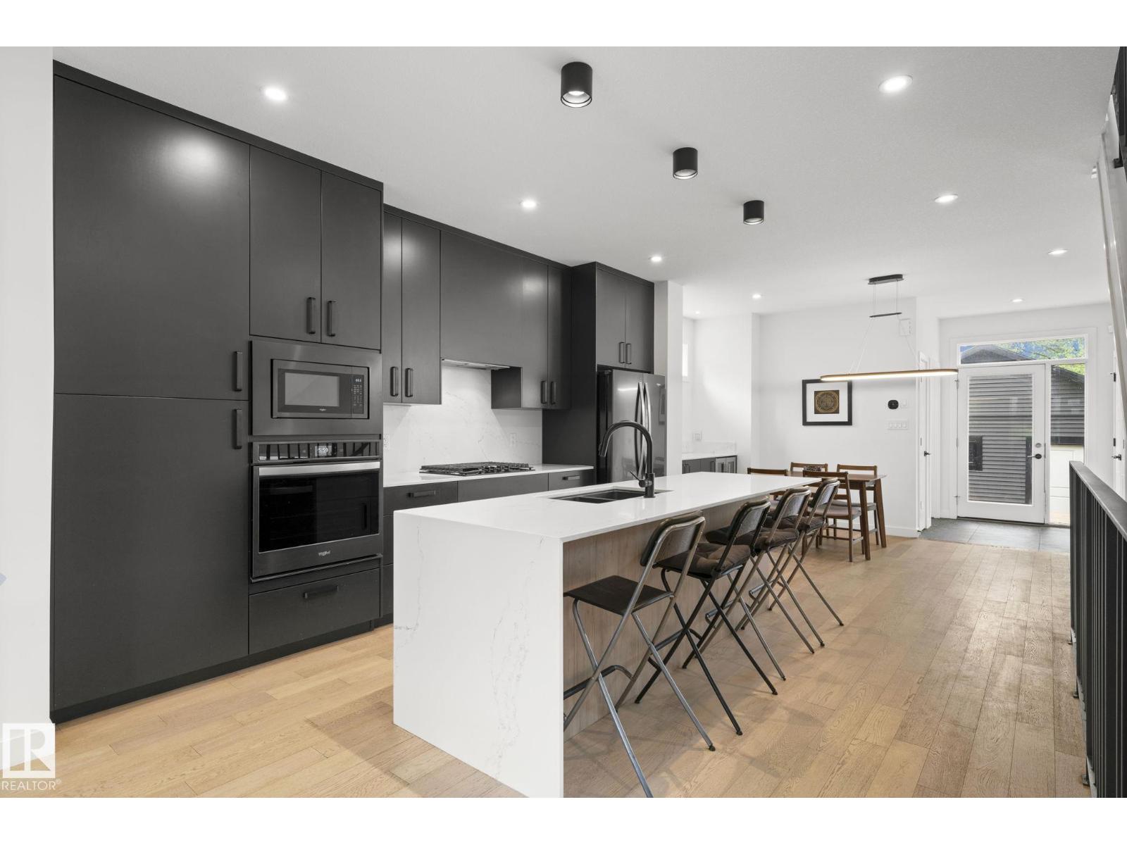 9138 71 AV NW — photo 12