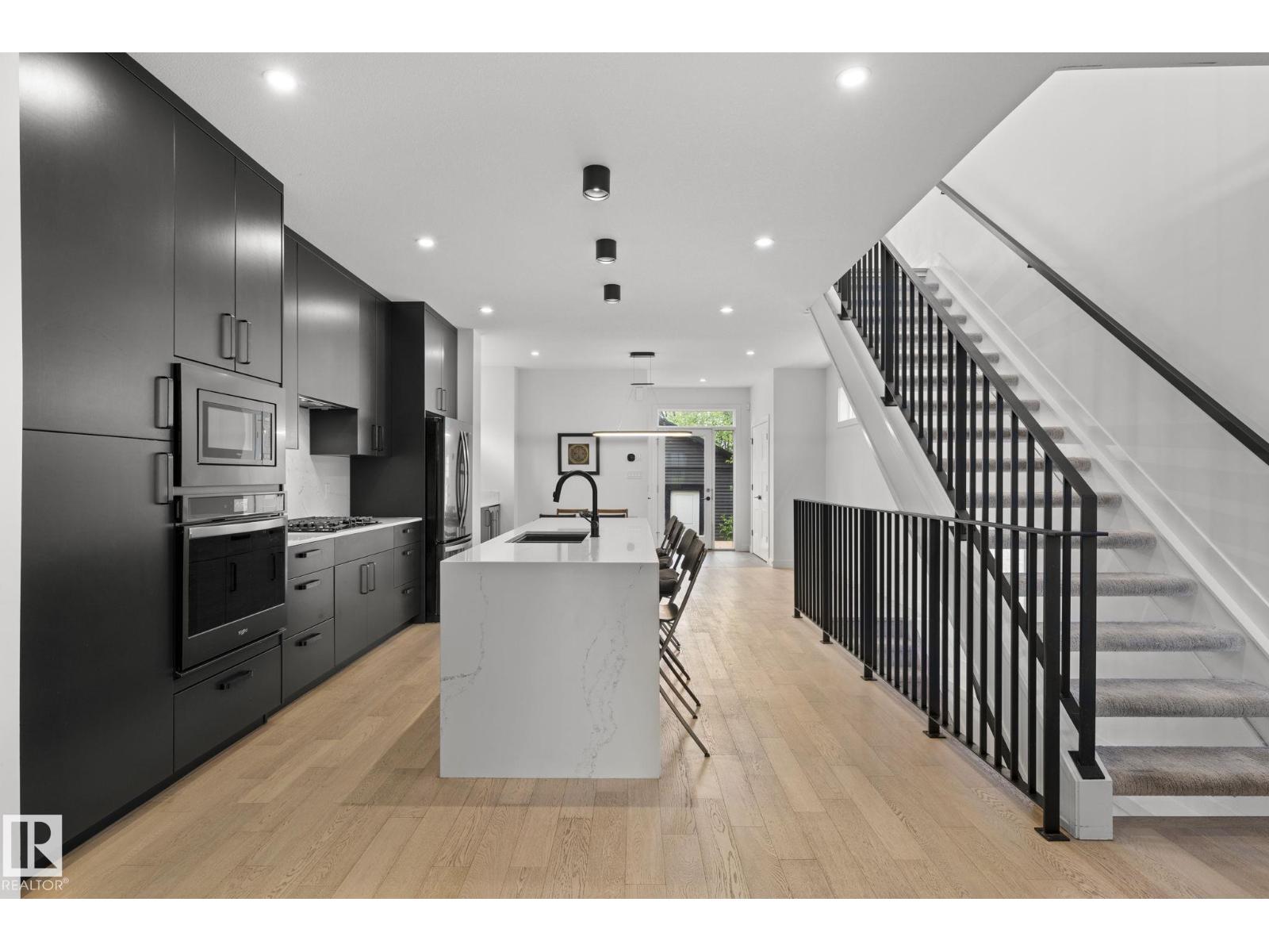 9138 71 AV NW — photo 13