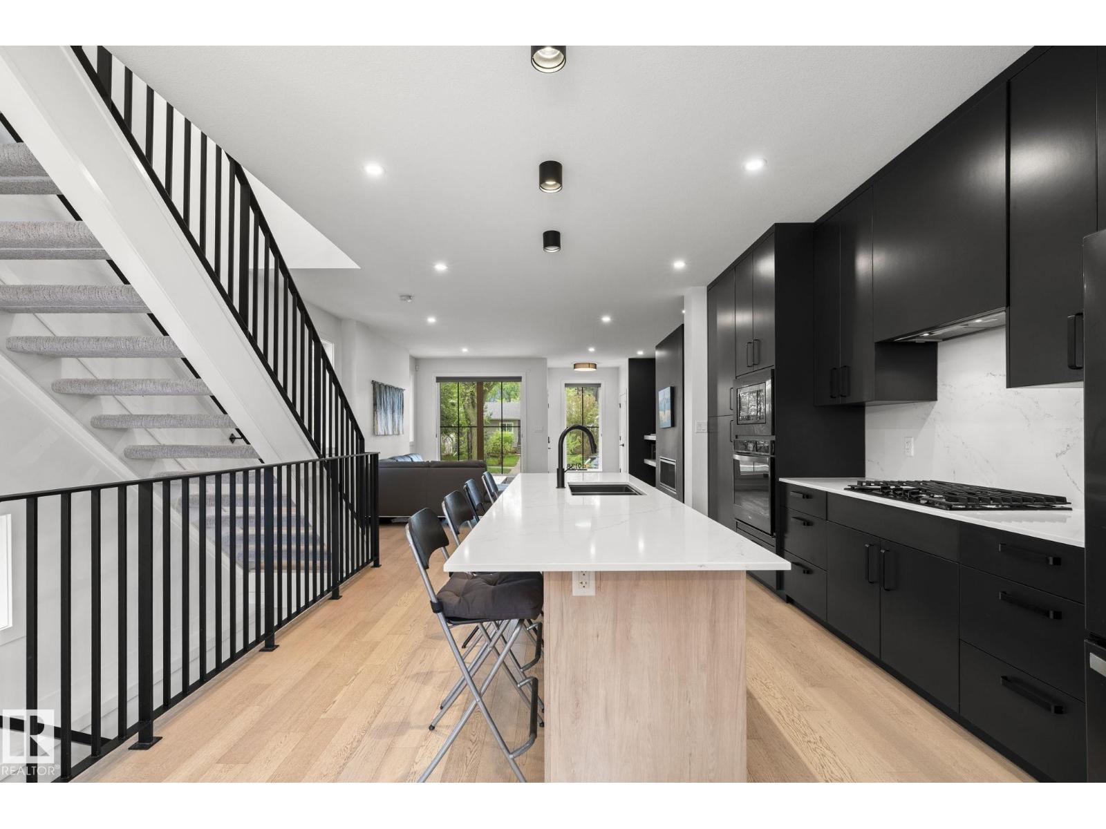 9138 71 AV NW — photo 16