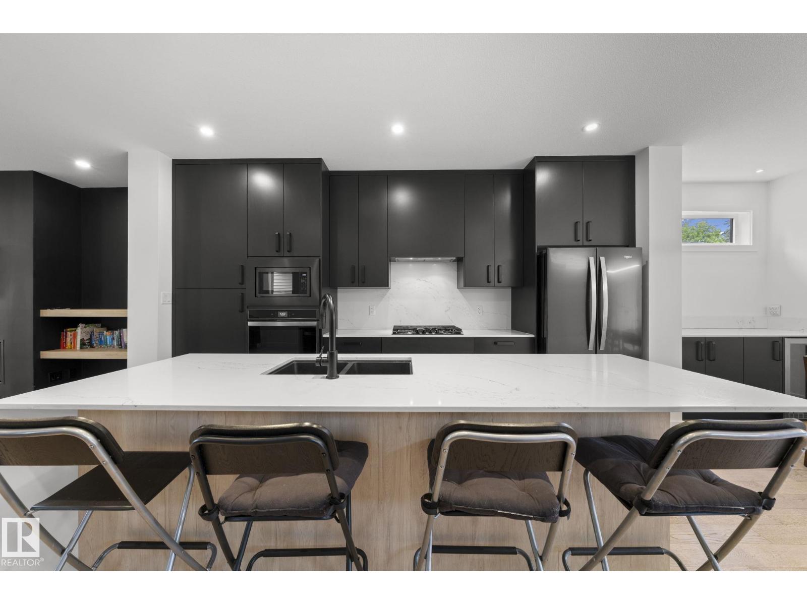 9138 71 AV NW — photo 18