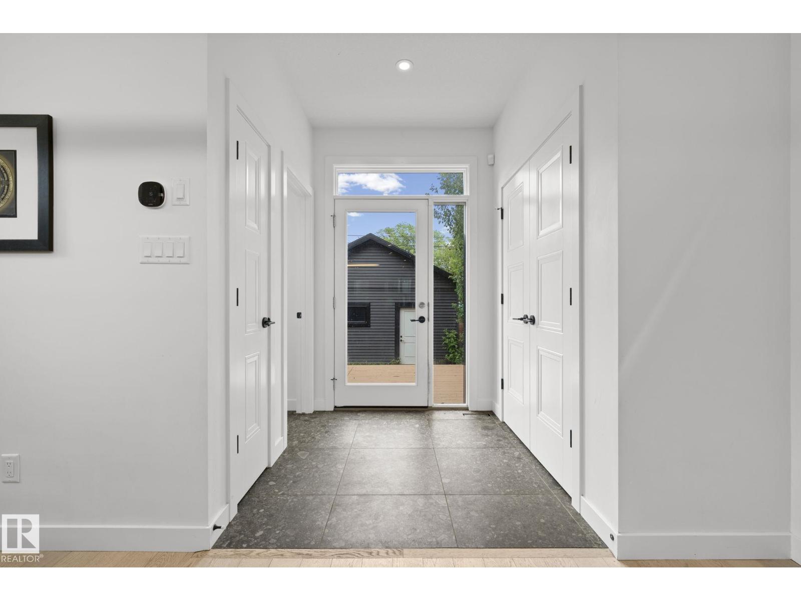 9138 71 AV NW — photo 23