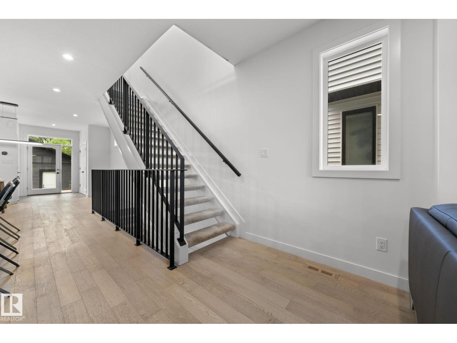 9138 71 AV NW — photo 25