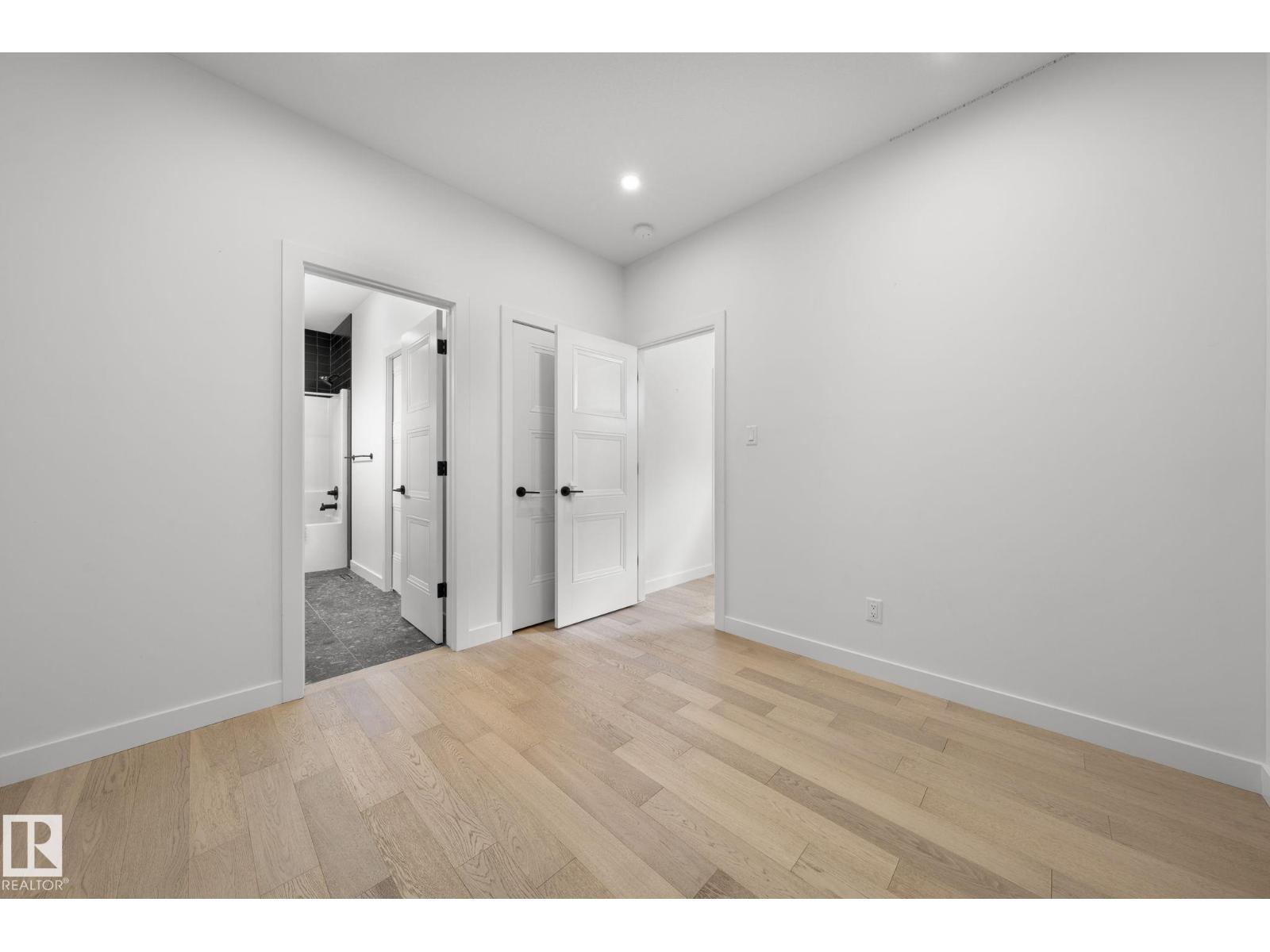 9138 71 AV NW — photo 28