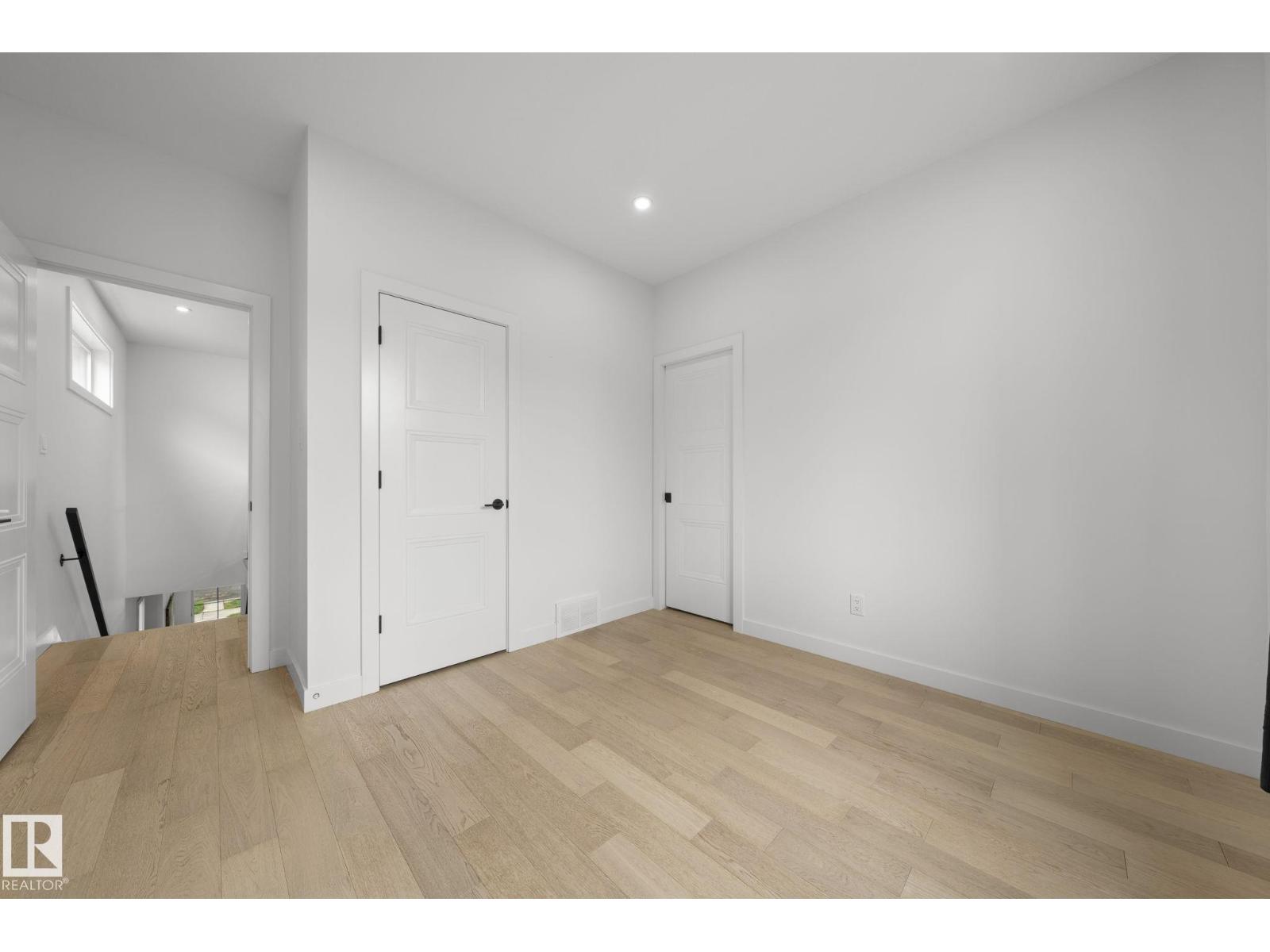 9138 71 AV NW — photo 31