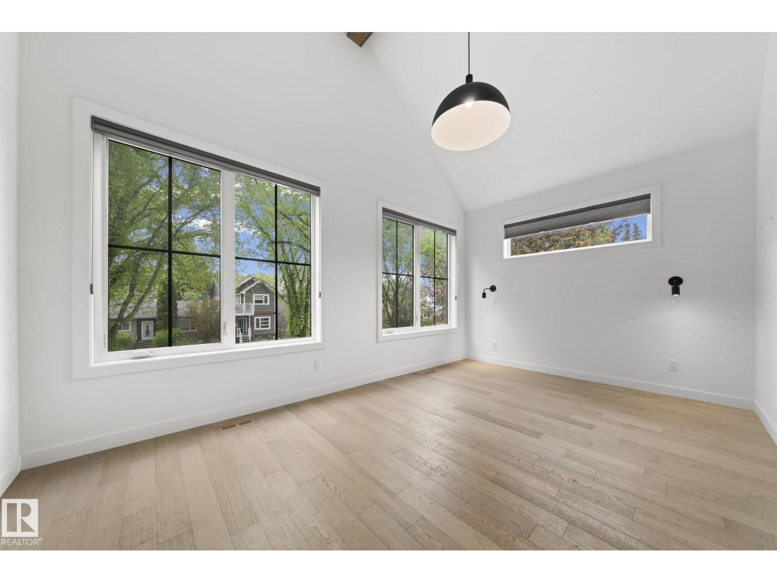 9138 71 AV NW — photo 35