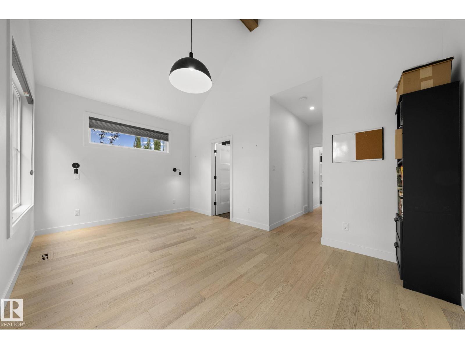 9138 71 AV NW — photo 36