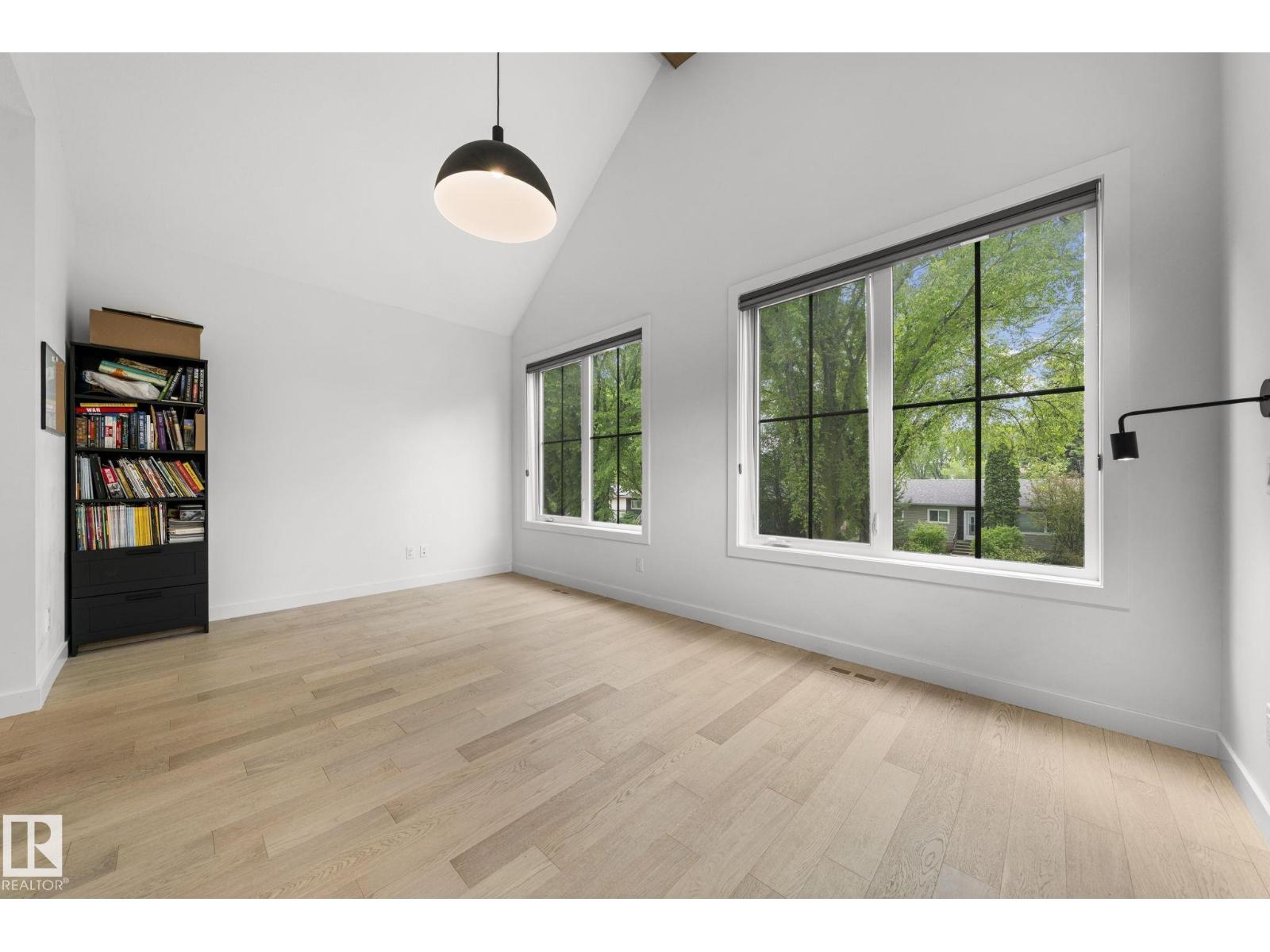 9138 71 AV NW — photo 38