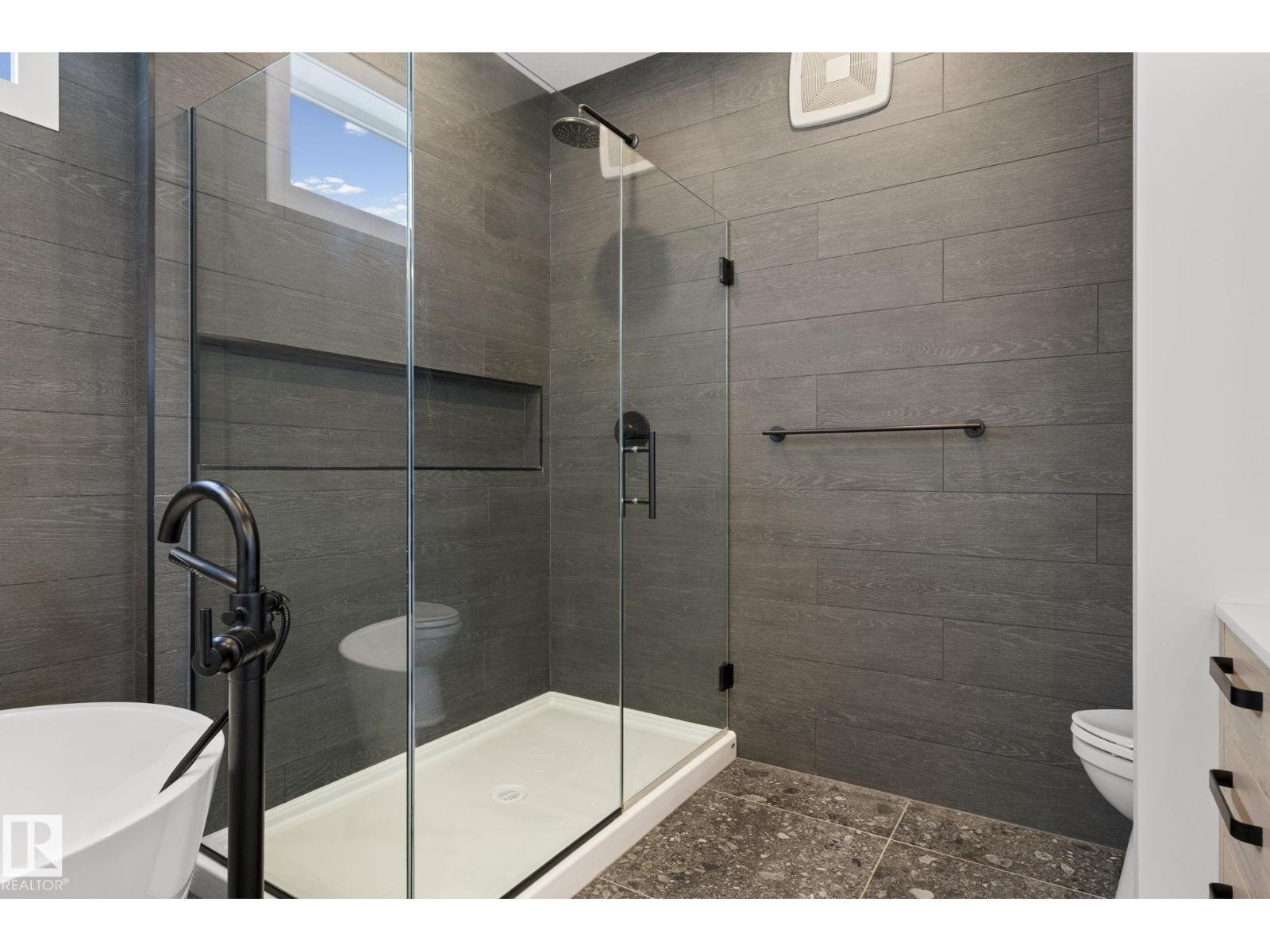 9138 71 AV NW — photo 41