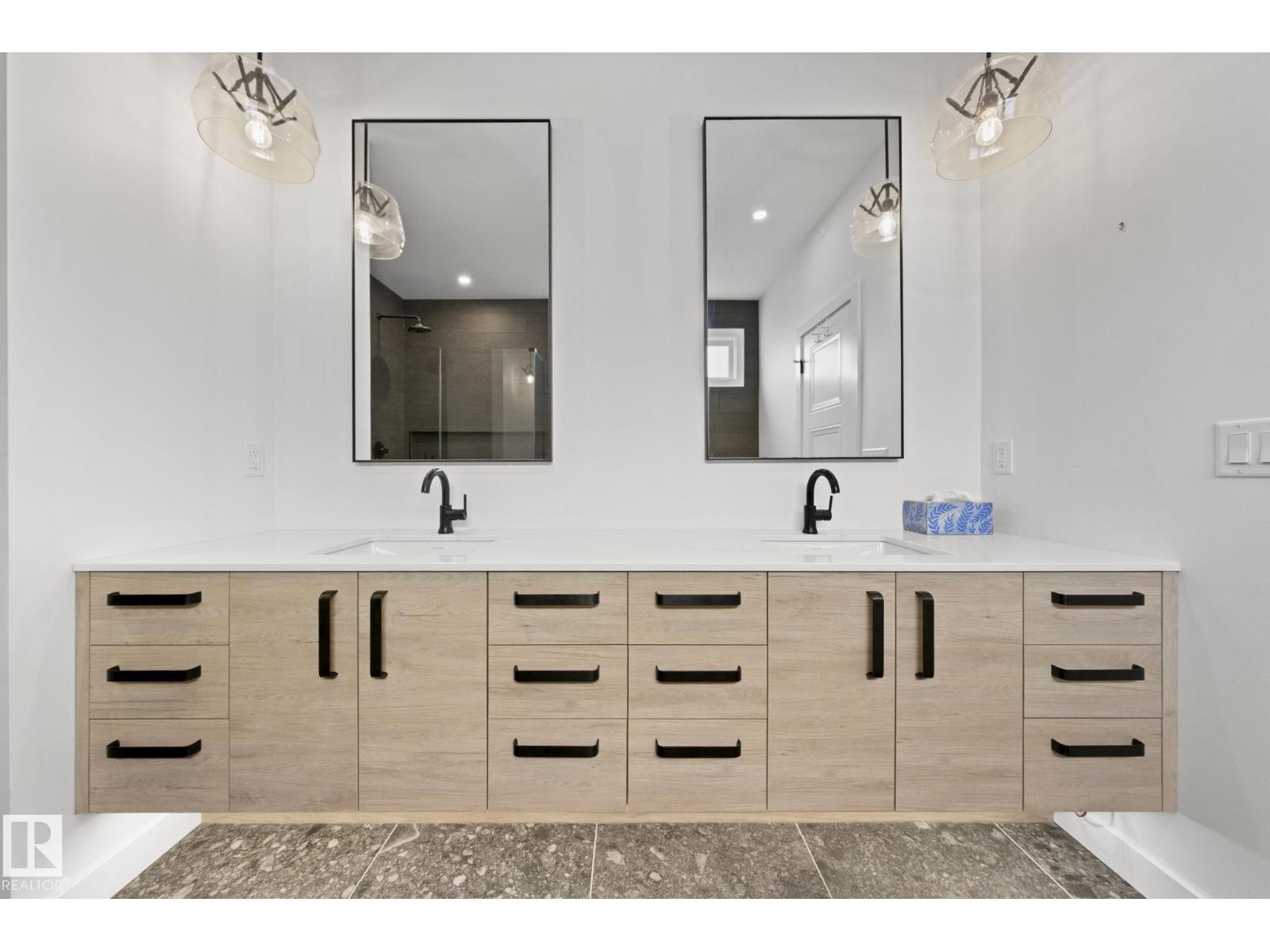 9138 71 AV NW — photo 44